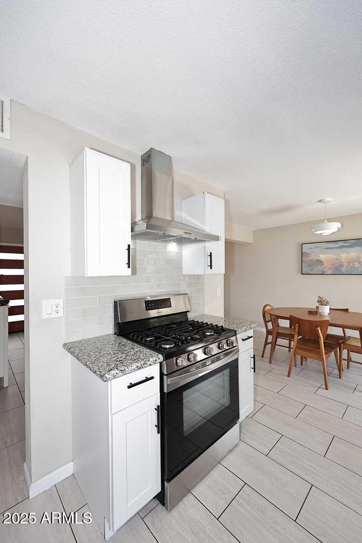 1515 E SUNNYSLOPE Lane