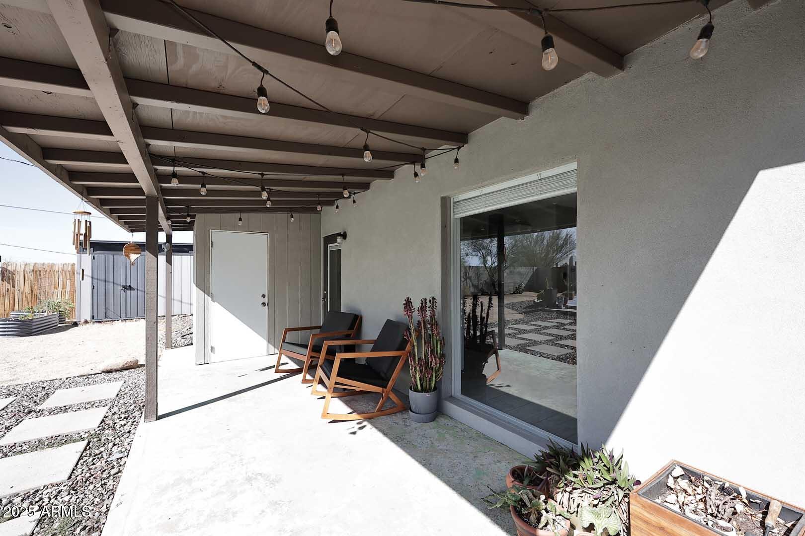 1515 E SUNNYSLOPE Lane