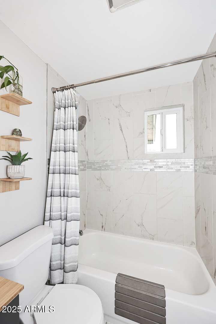 1515 E SUNNYSLOPE Lane