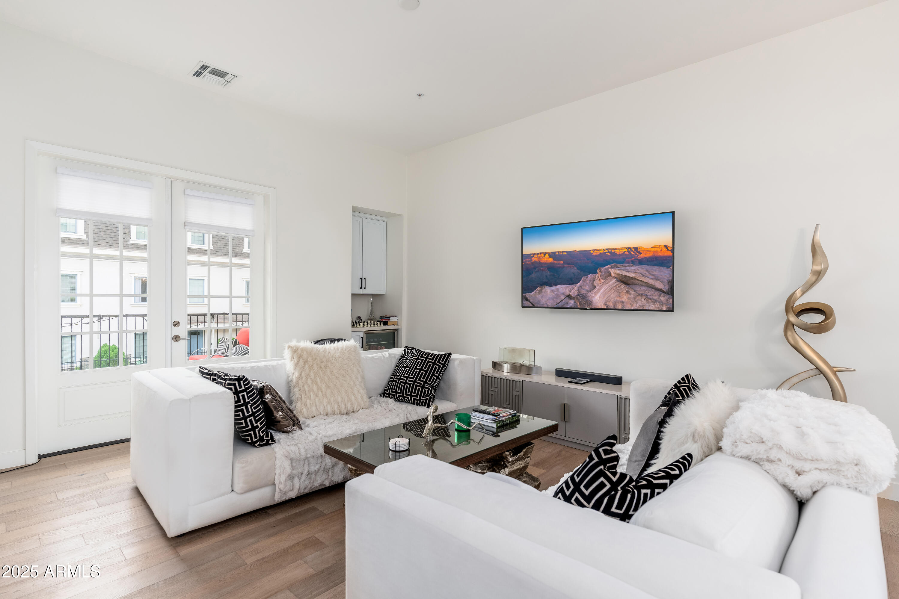 4438 N 27TH Street, 24