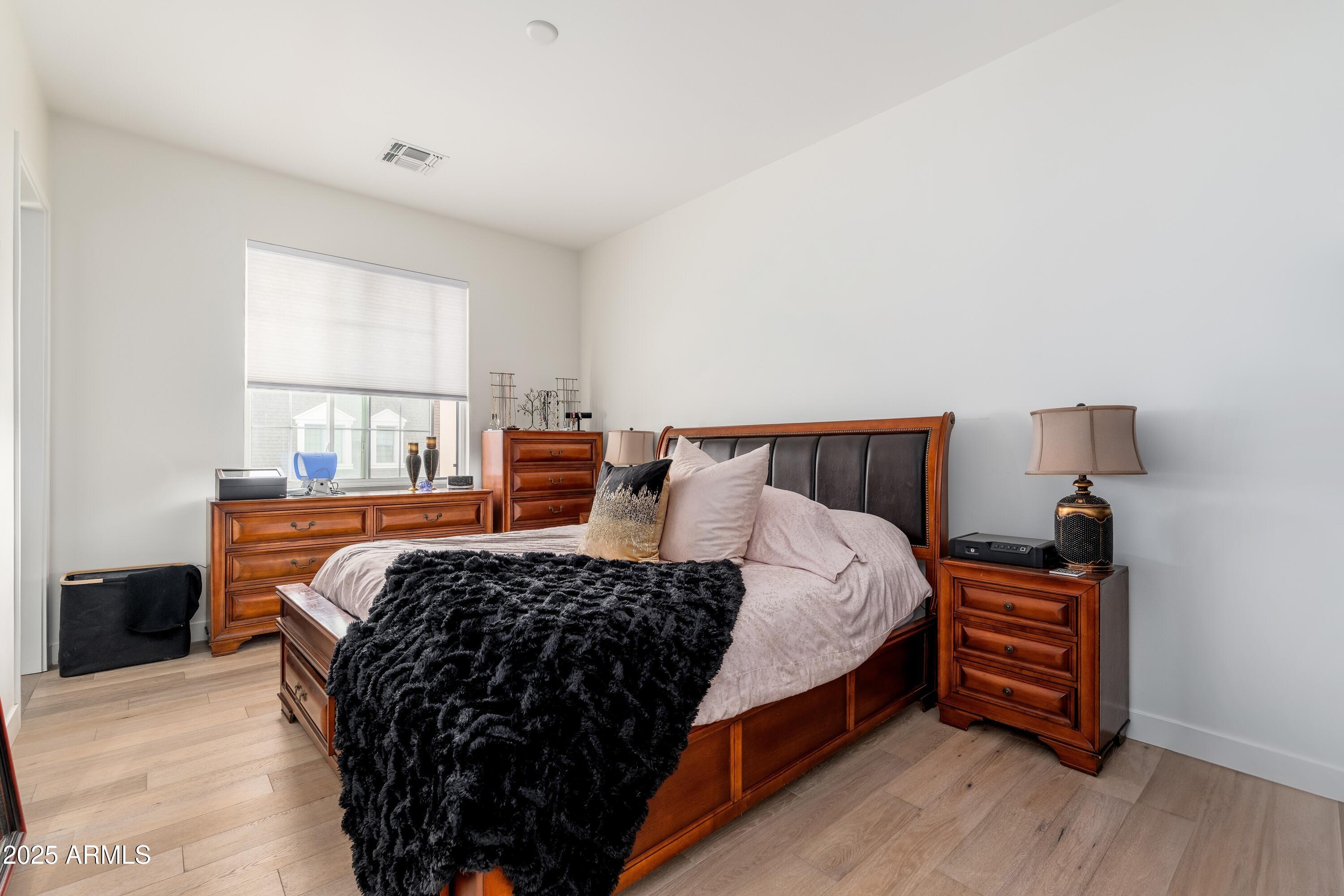 4438 N 27TH Street, 24