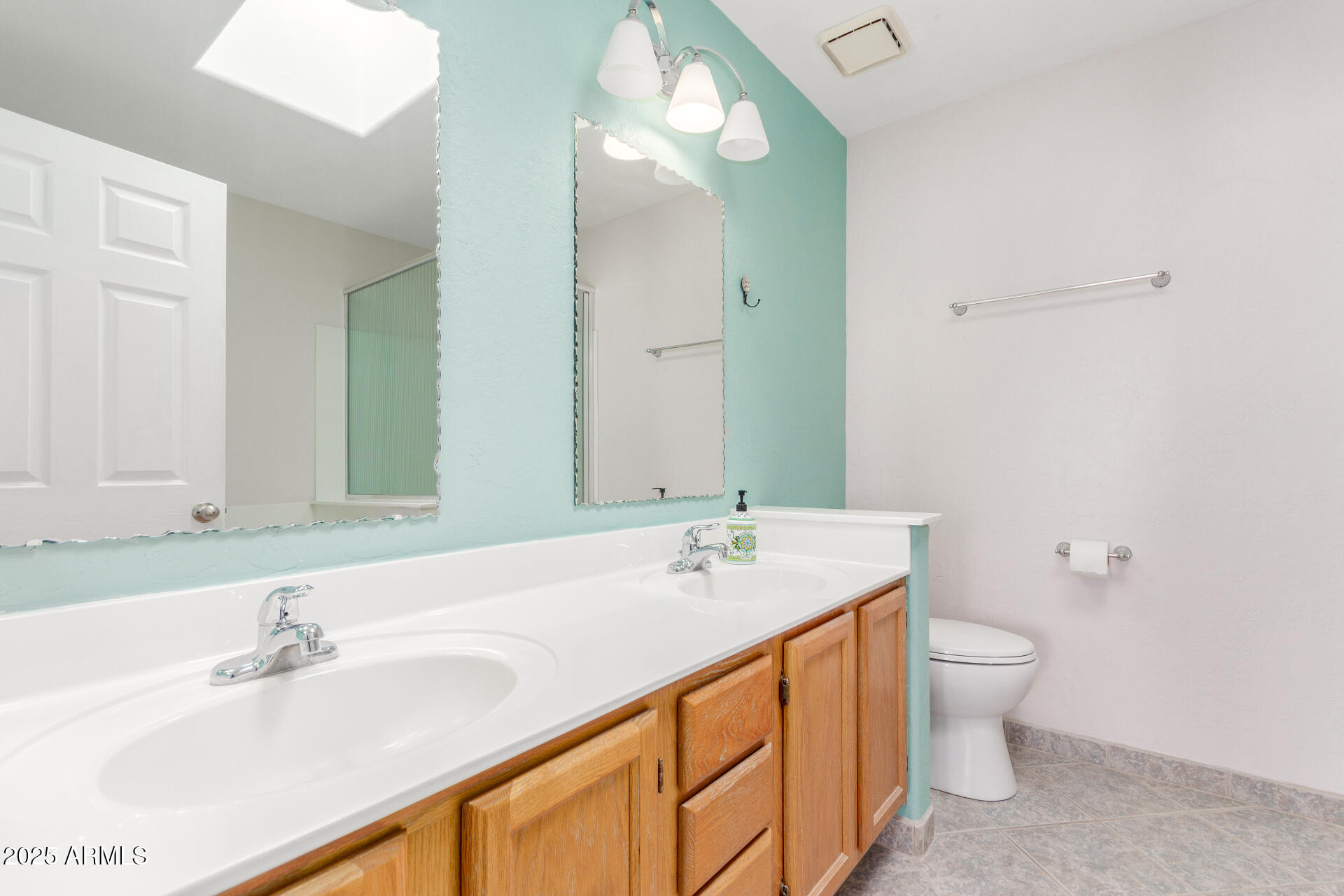 617 N COBBLESTONE Street