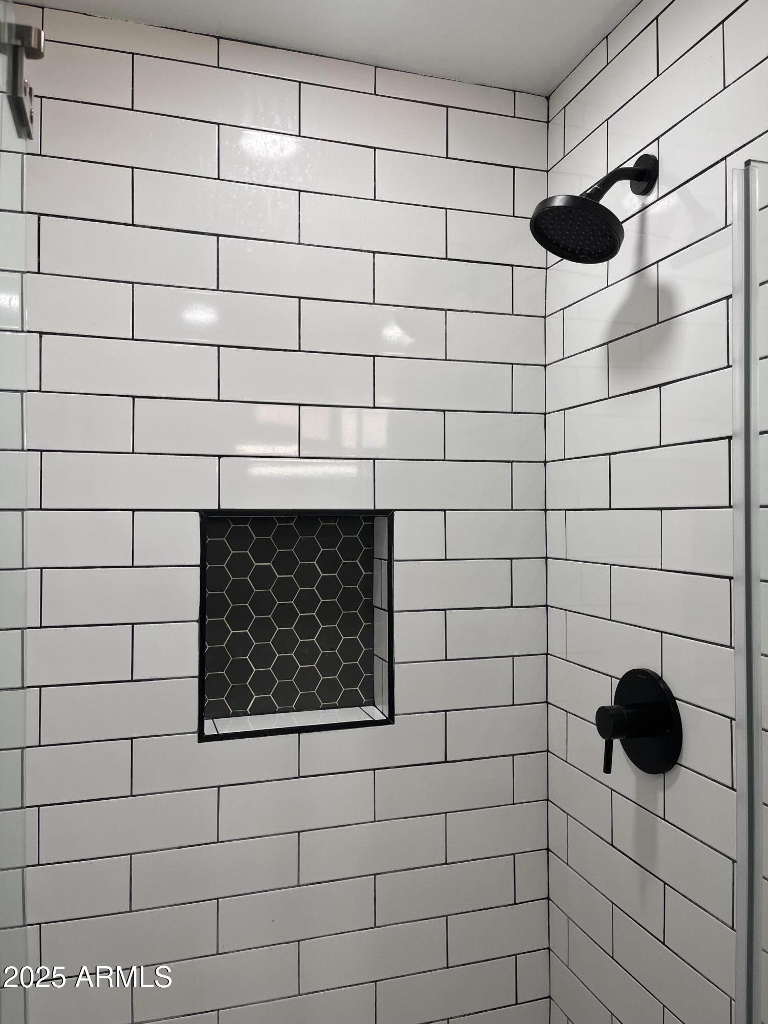 2130 W DEVONSHIRE Street