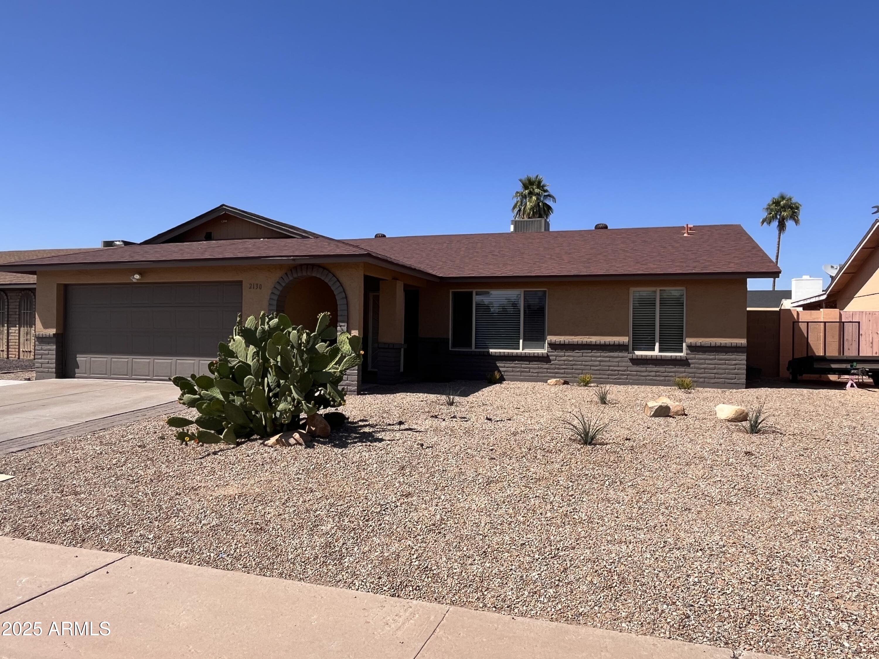 2130 W DEVONSHIRE Street