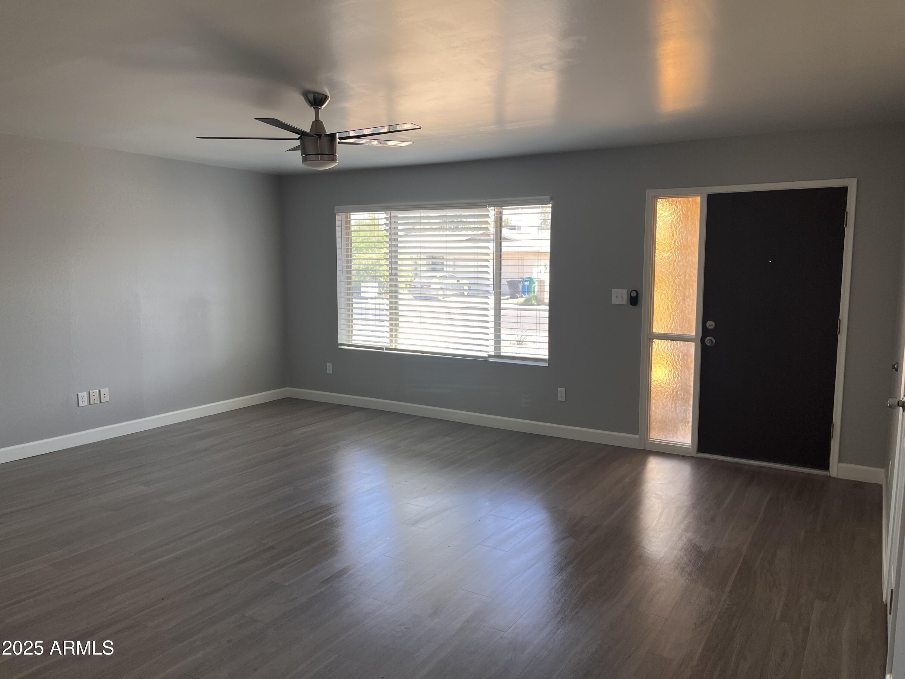 2130 W DEVONSHIRE Street