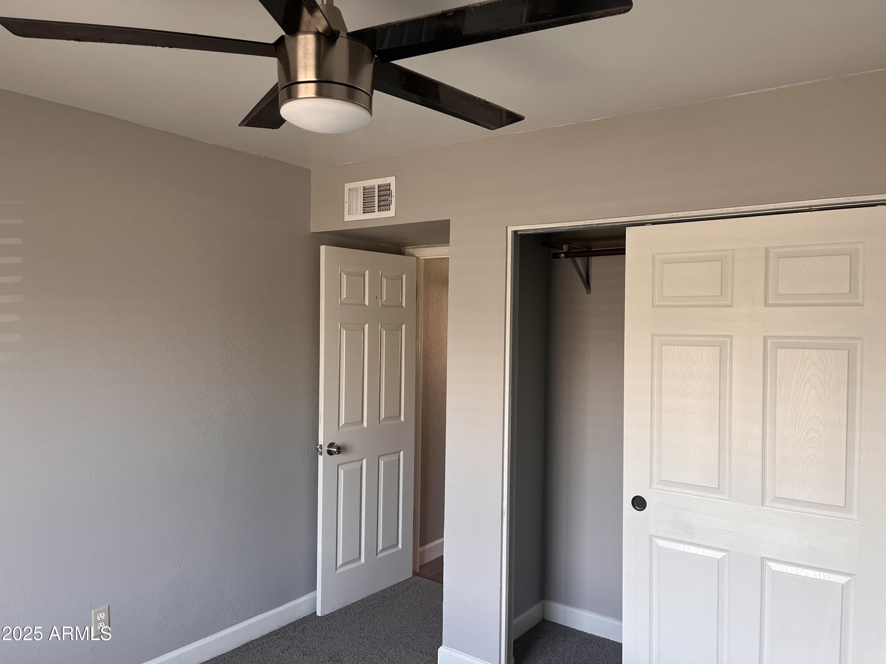 2130 W DEVONSHIRE Street