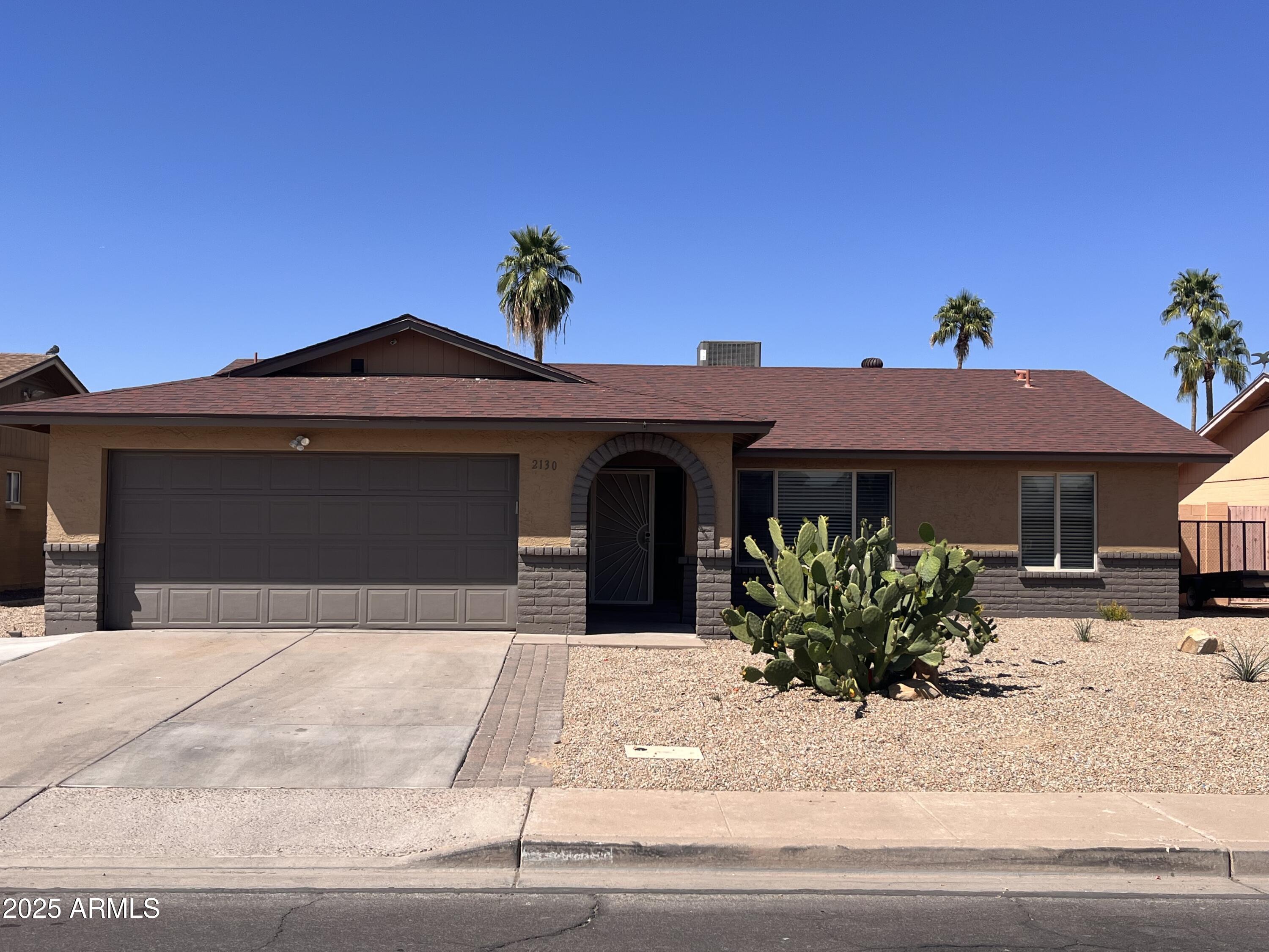 2130 W DEVONSHIRE Street