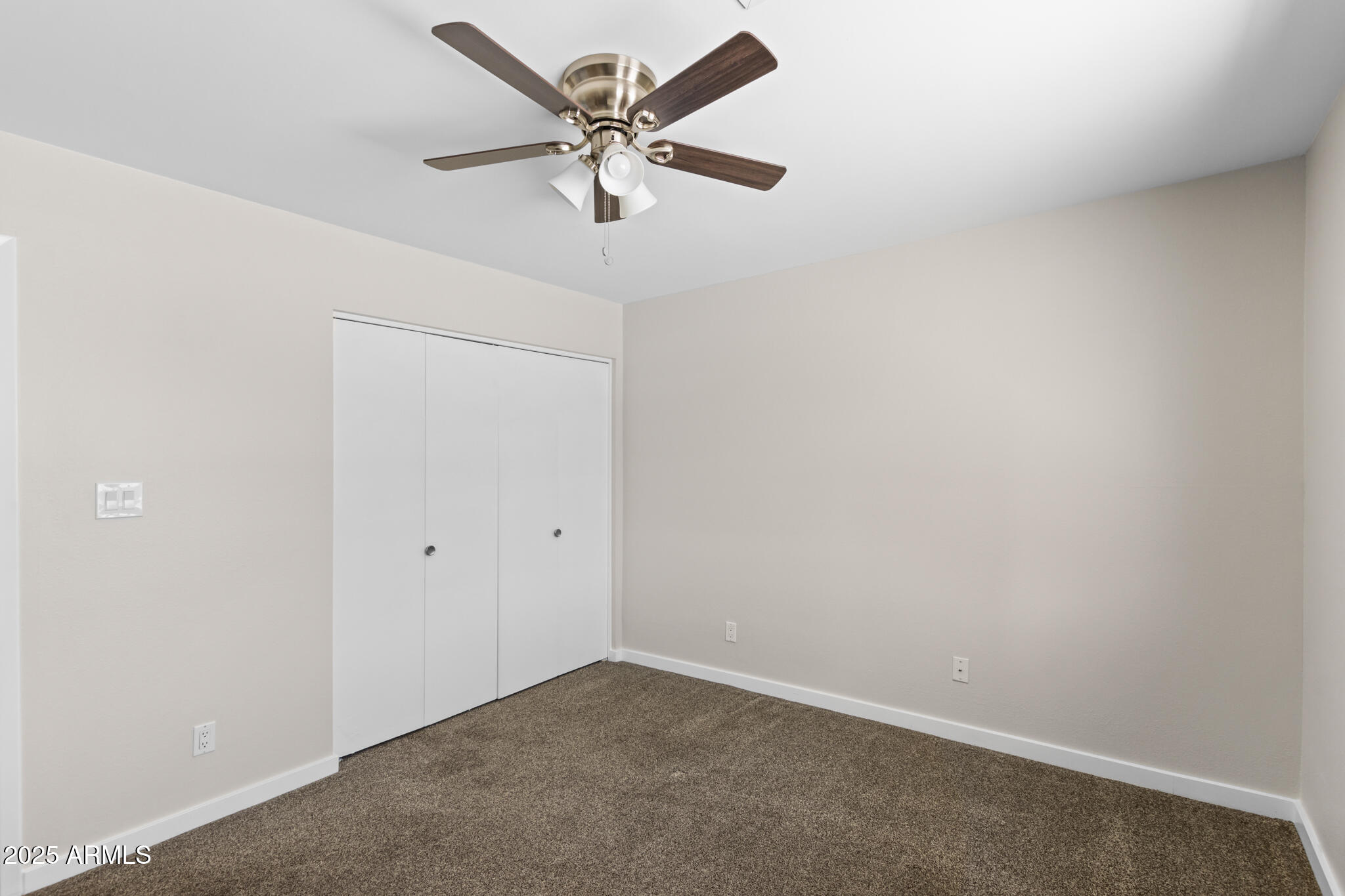 1911 E LAWRENCE Road