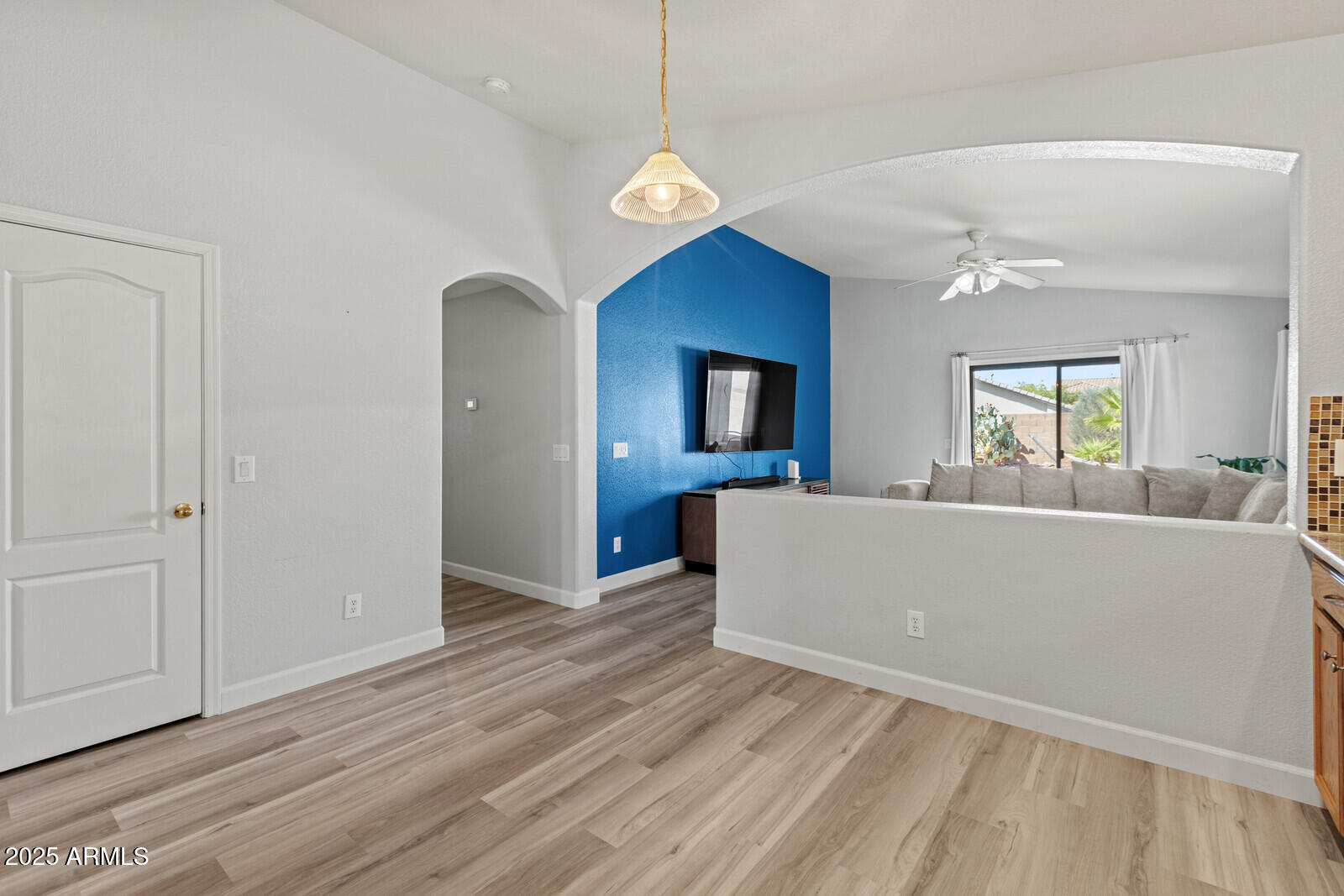 878 E Mountain View Road
