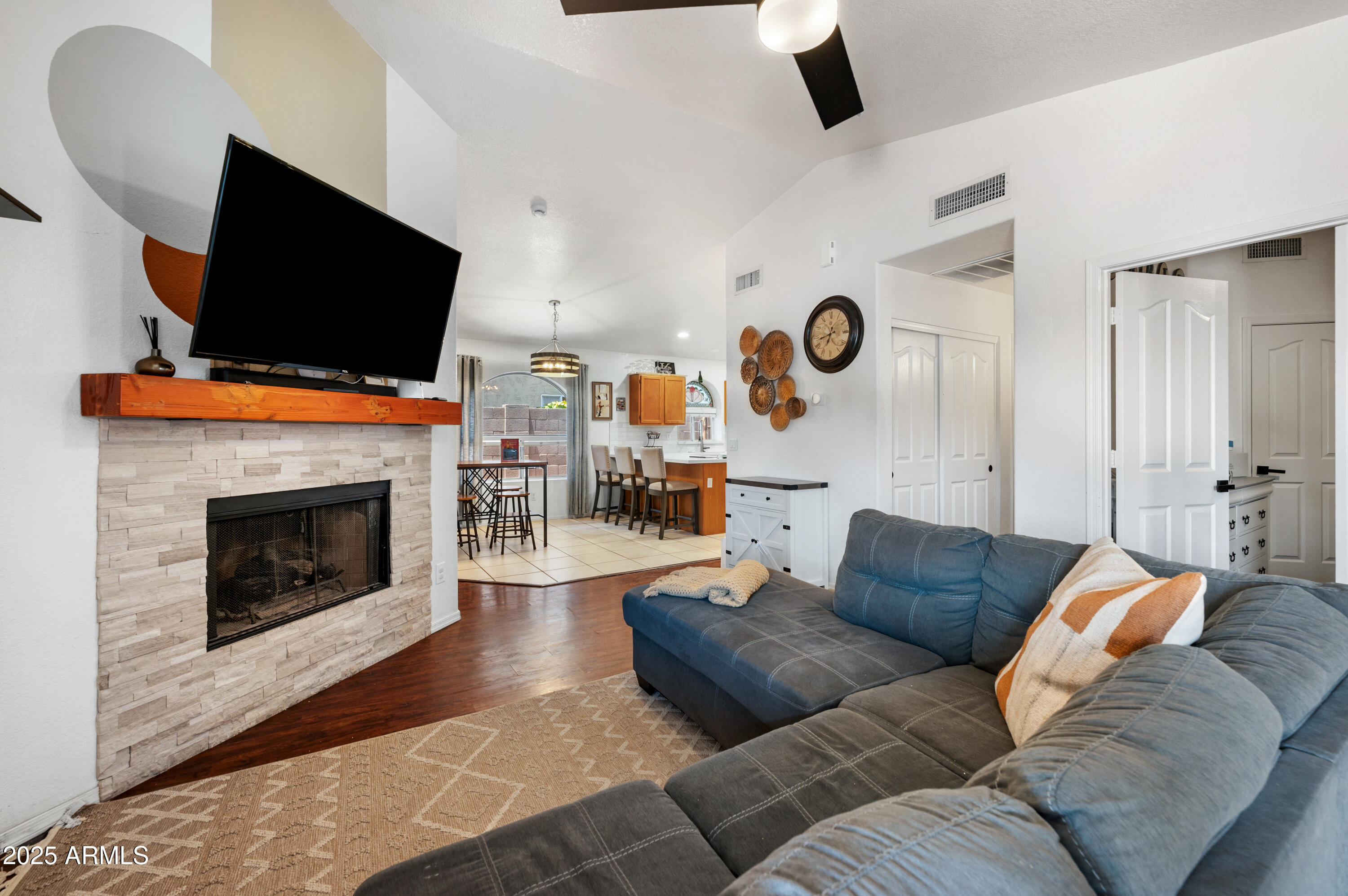 1841 W Derringer Way