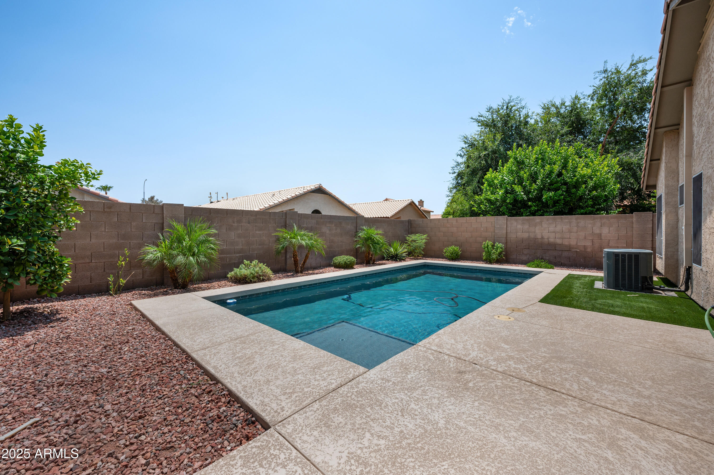 1841 W Derringer Way