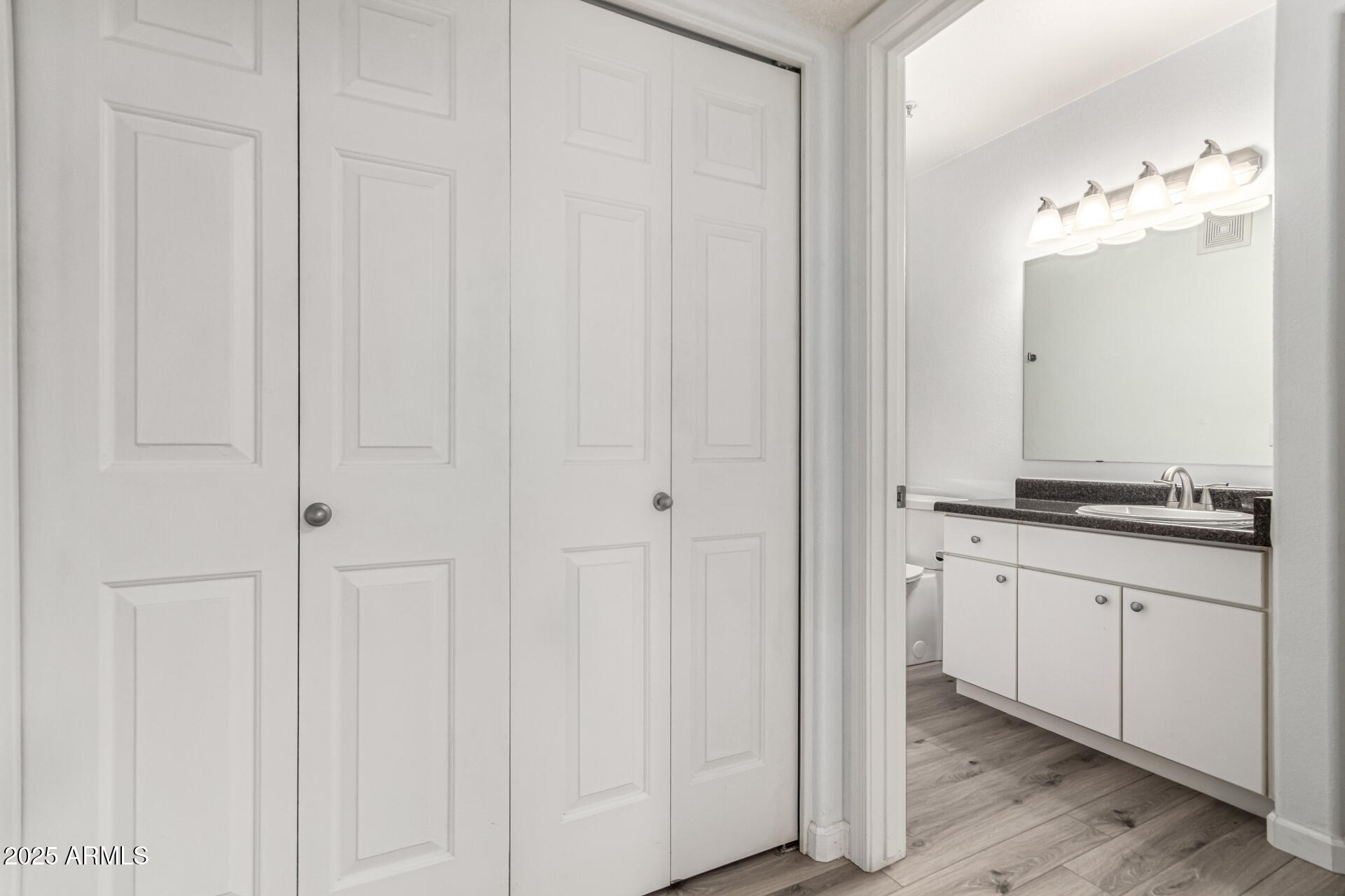 1295 N ASH Street, 922