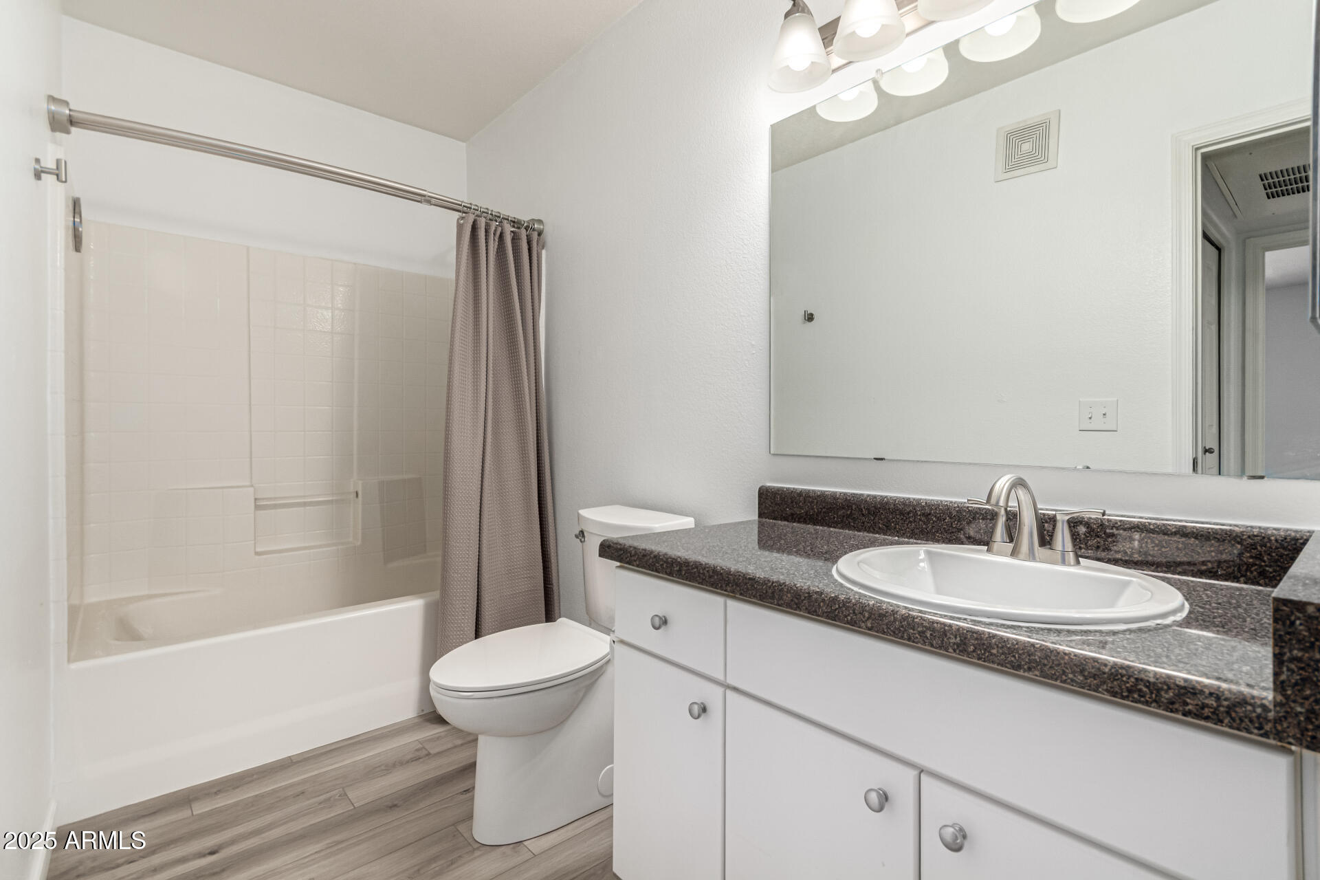 1295 N ASH Street, 922