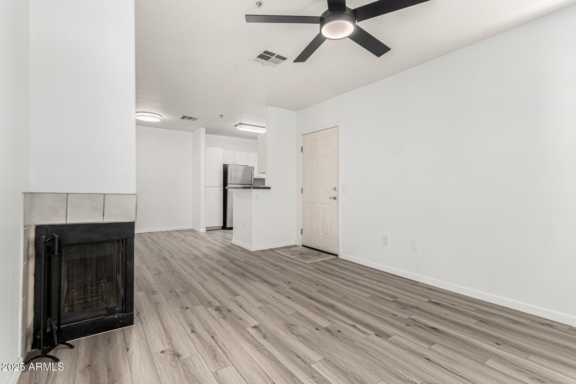 1295 N ASH Street, 922