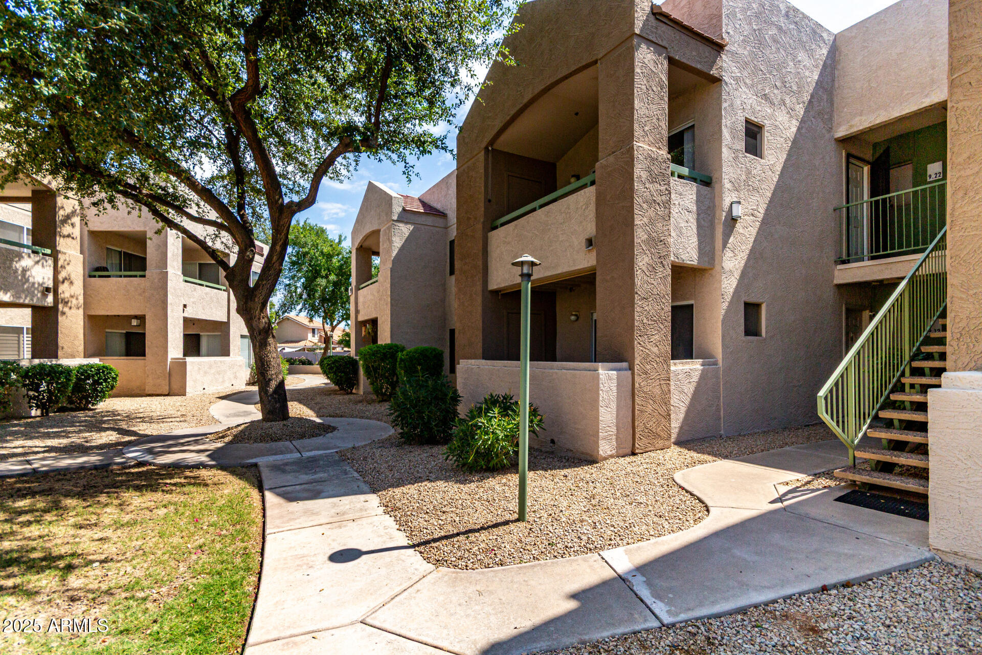 1295 N ASH Street, 922