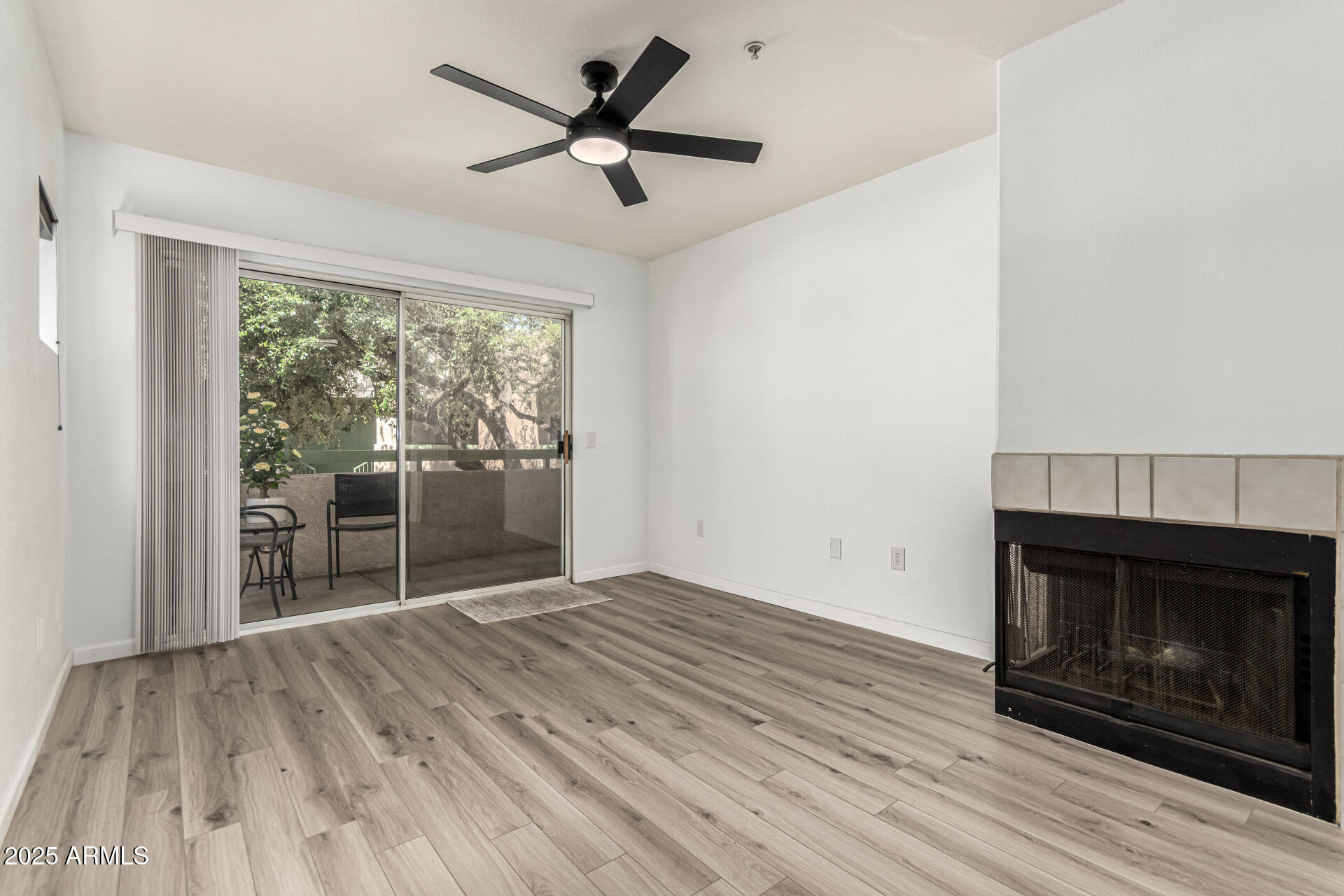 1295 N ASH Street, 922