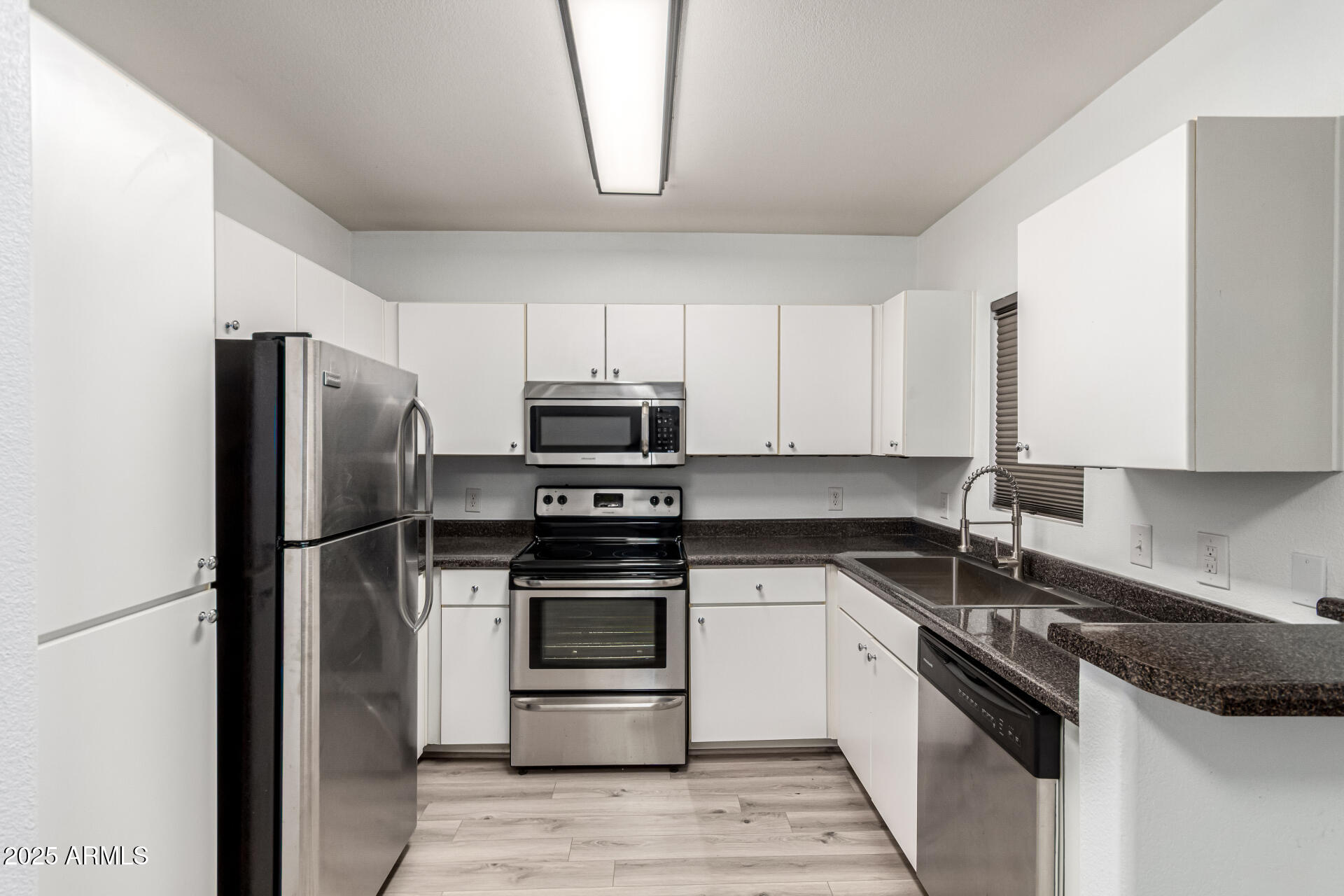 1295 N ASH Street, 922