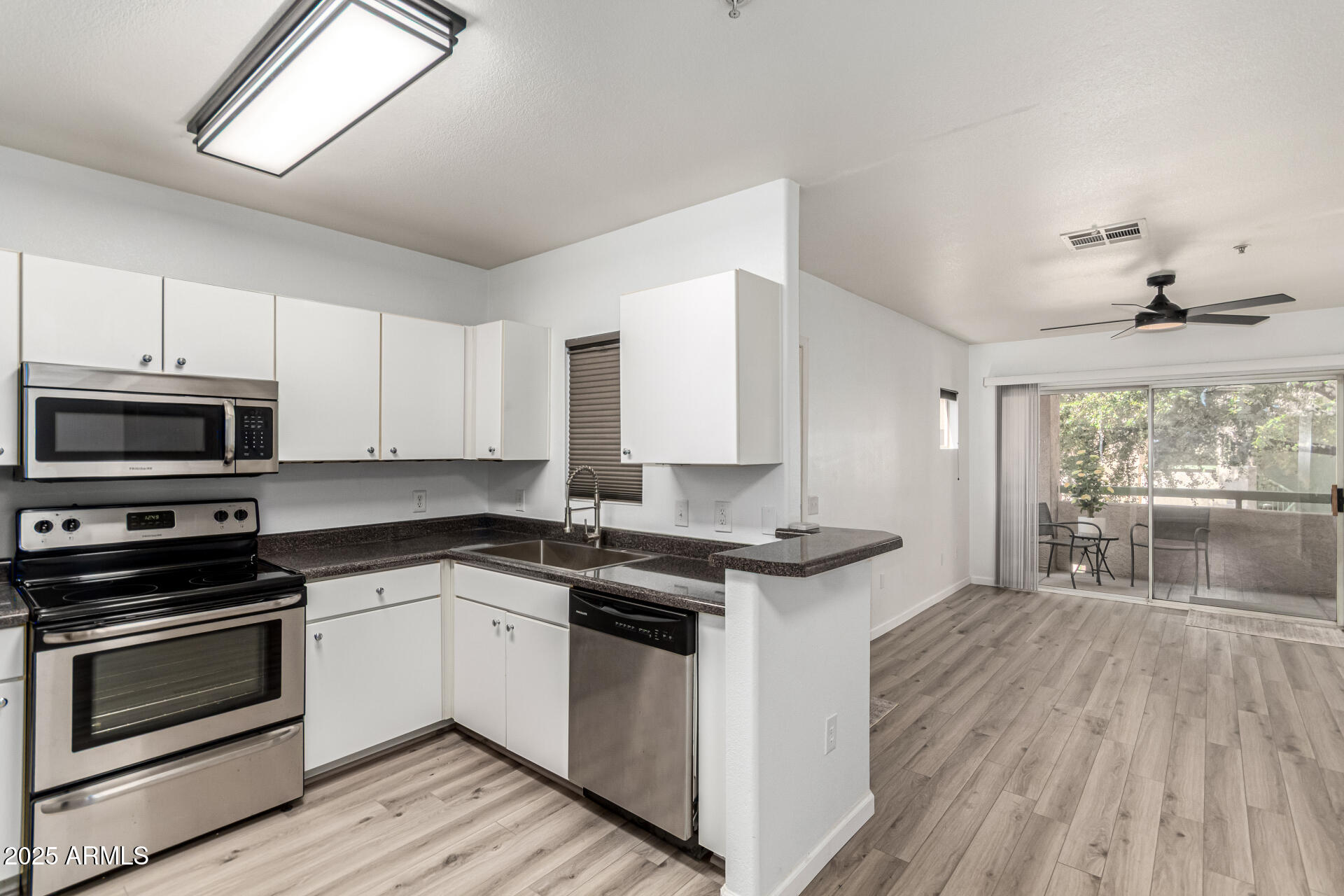 1295 N ASH Street, 922