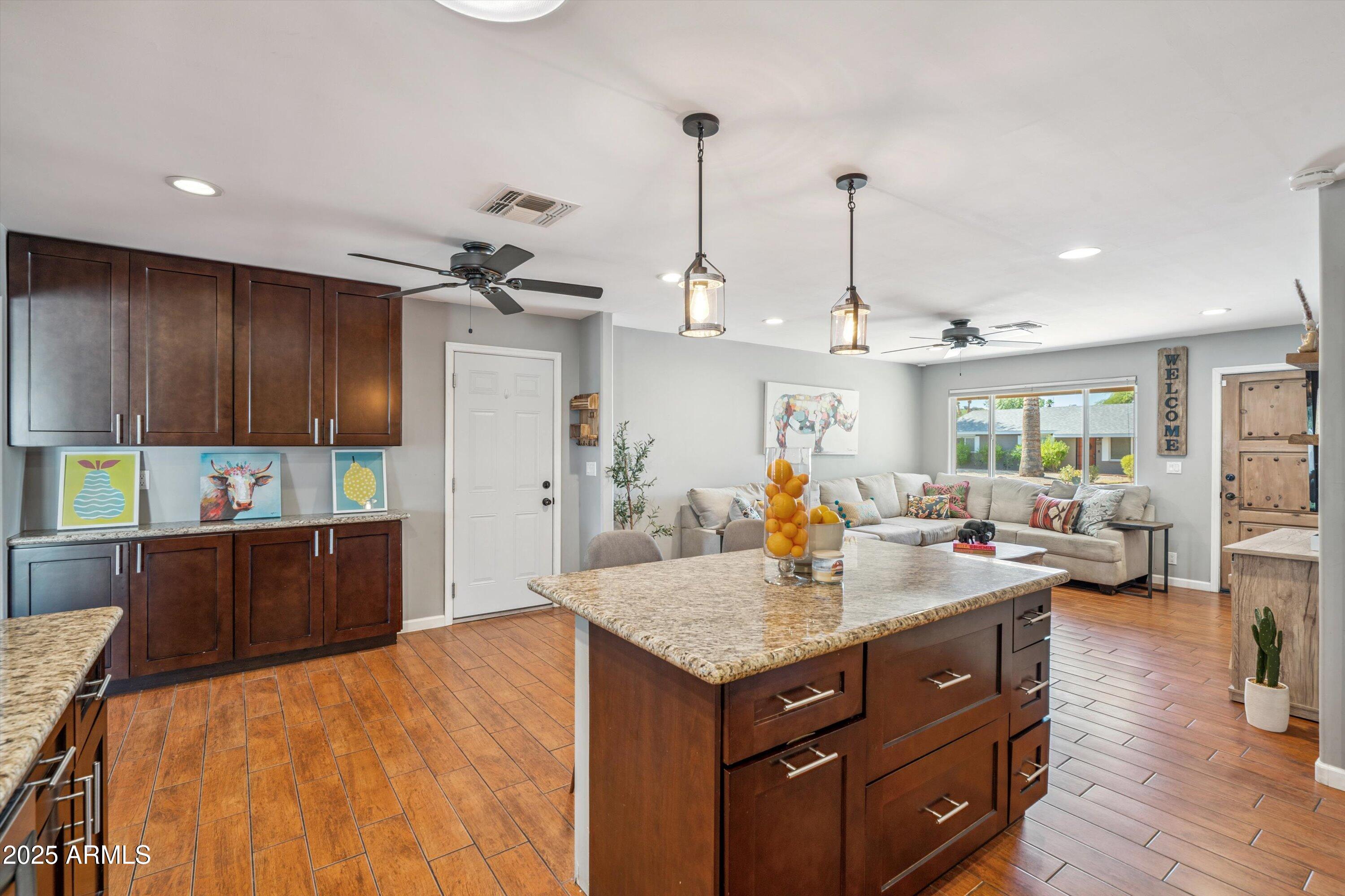 1212 E ECHO Lane