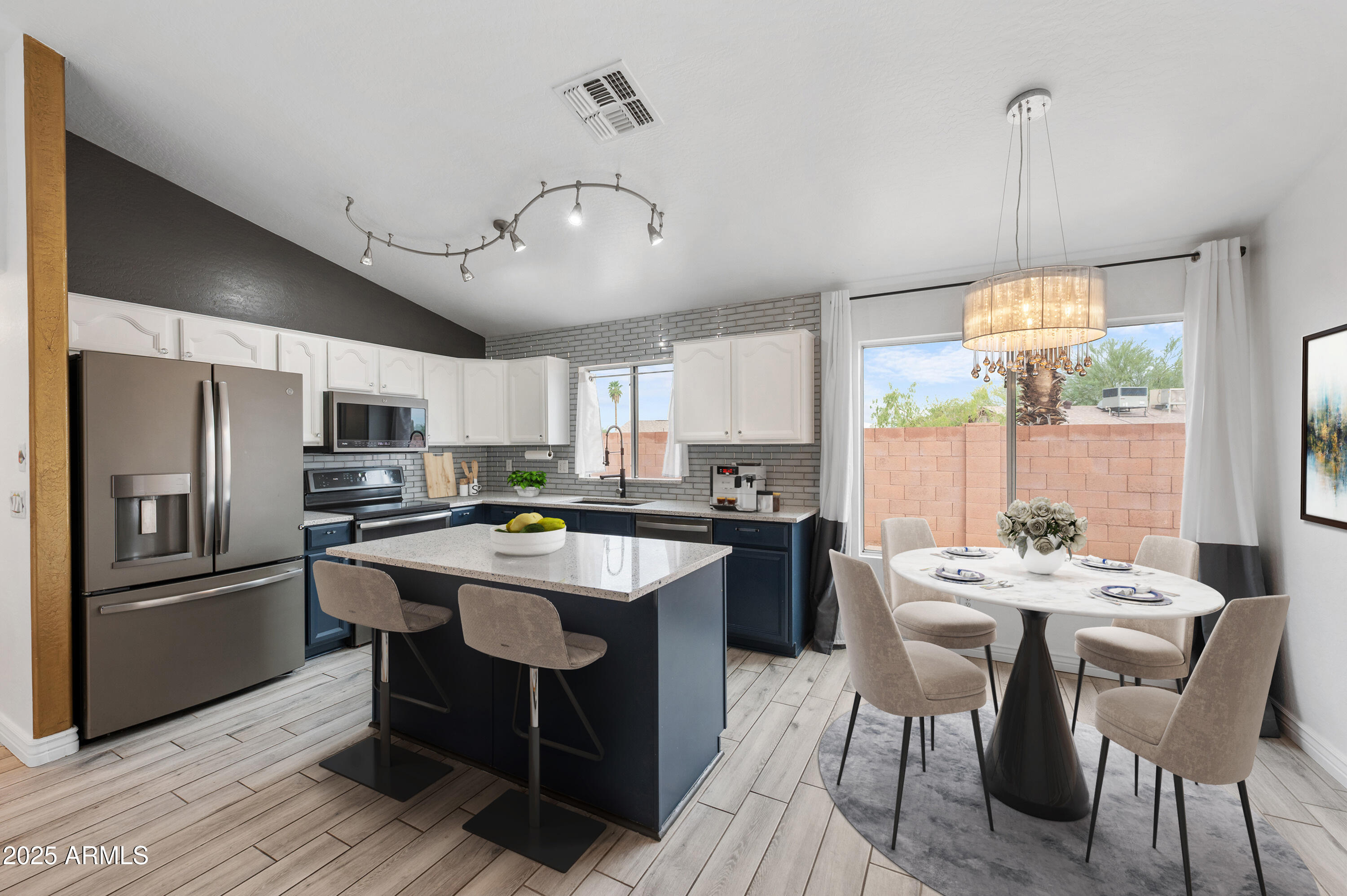 4130 E Chambers Street