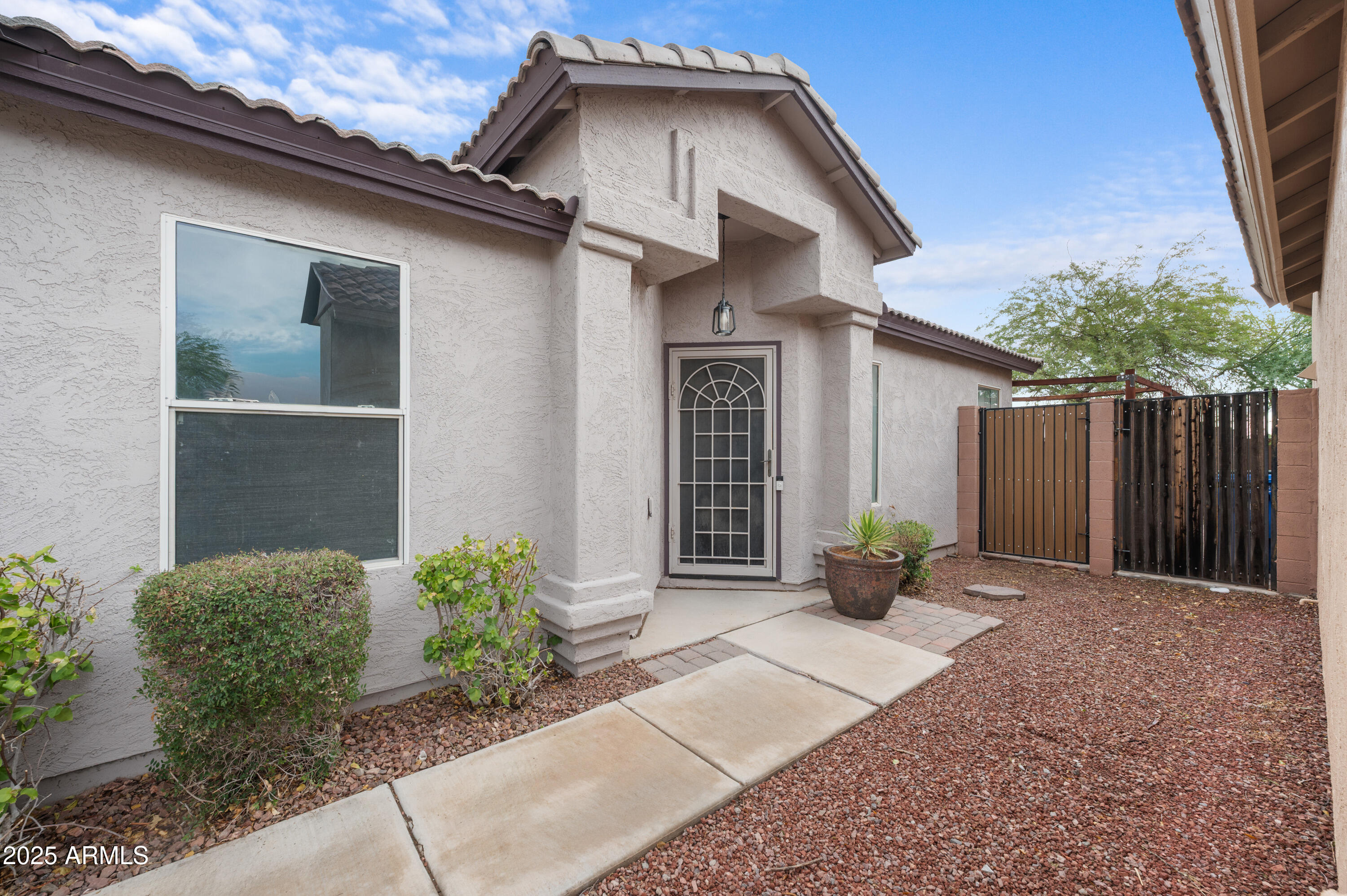 4130 E Chambers Street