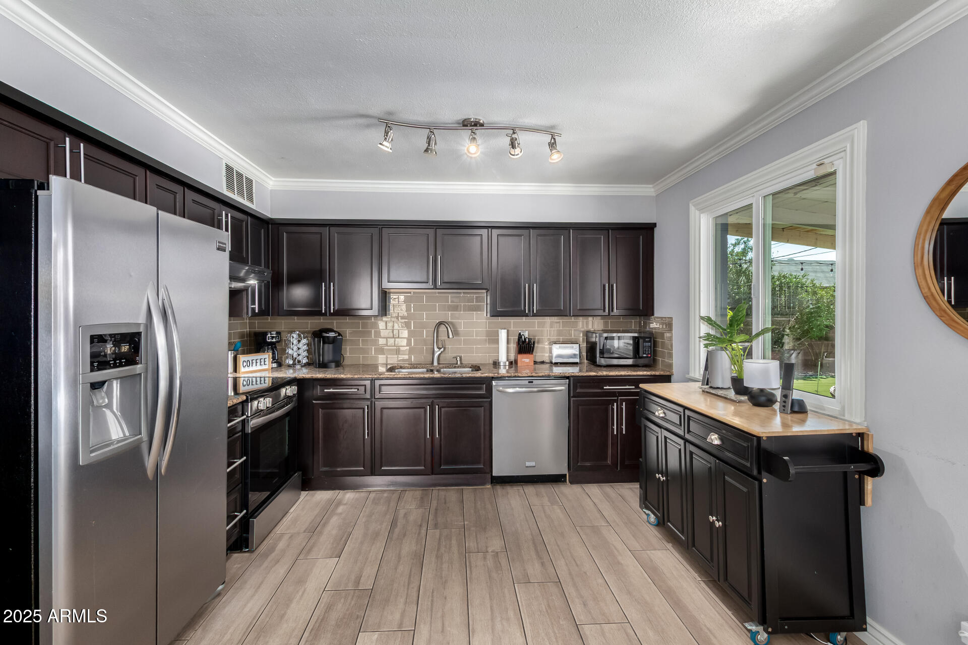 8515 E MACKENZIE Drive