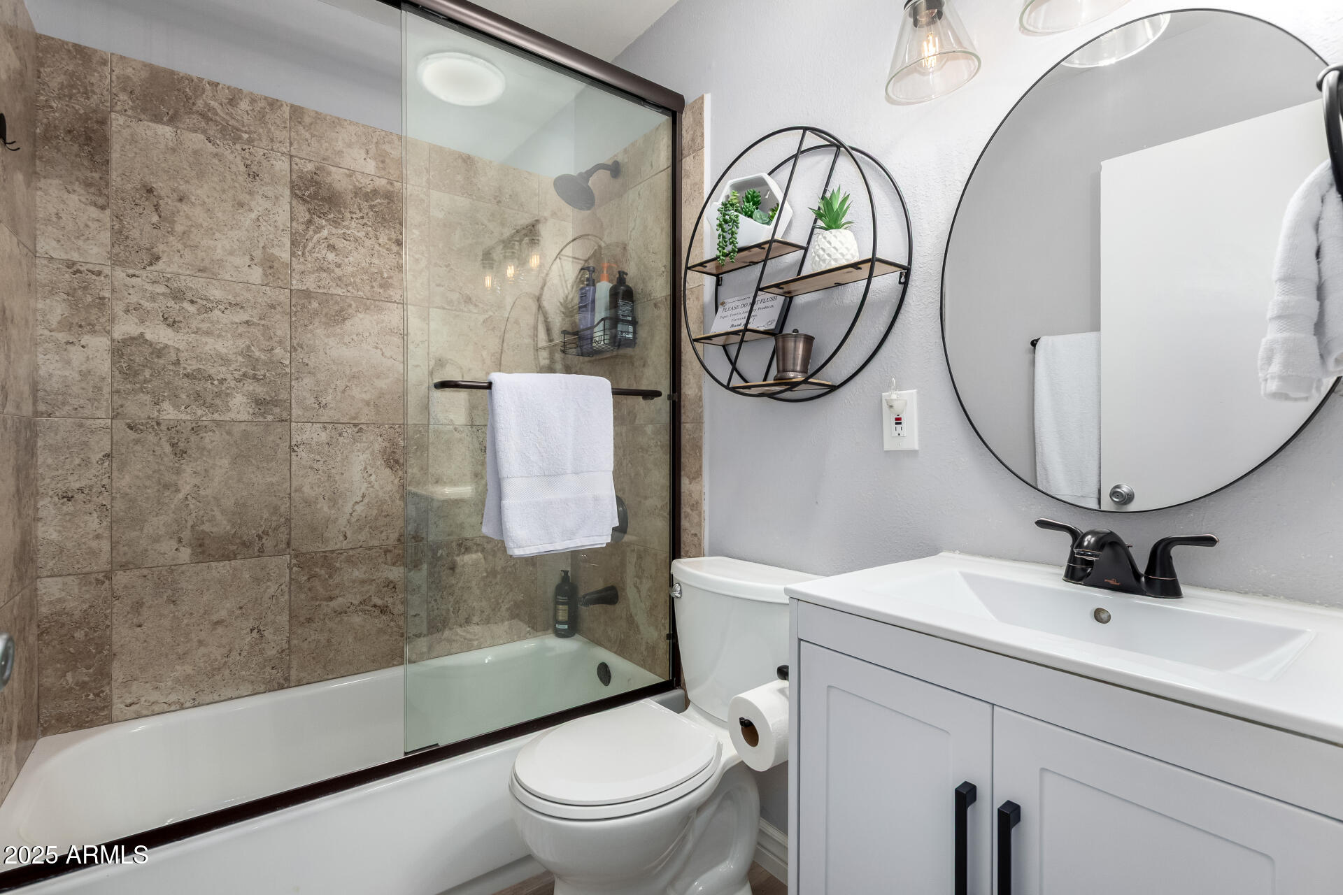 8515 E MACKENZIE Drive