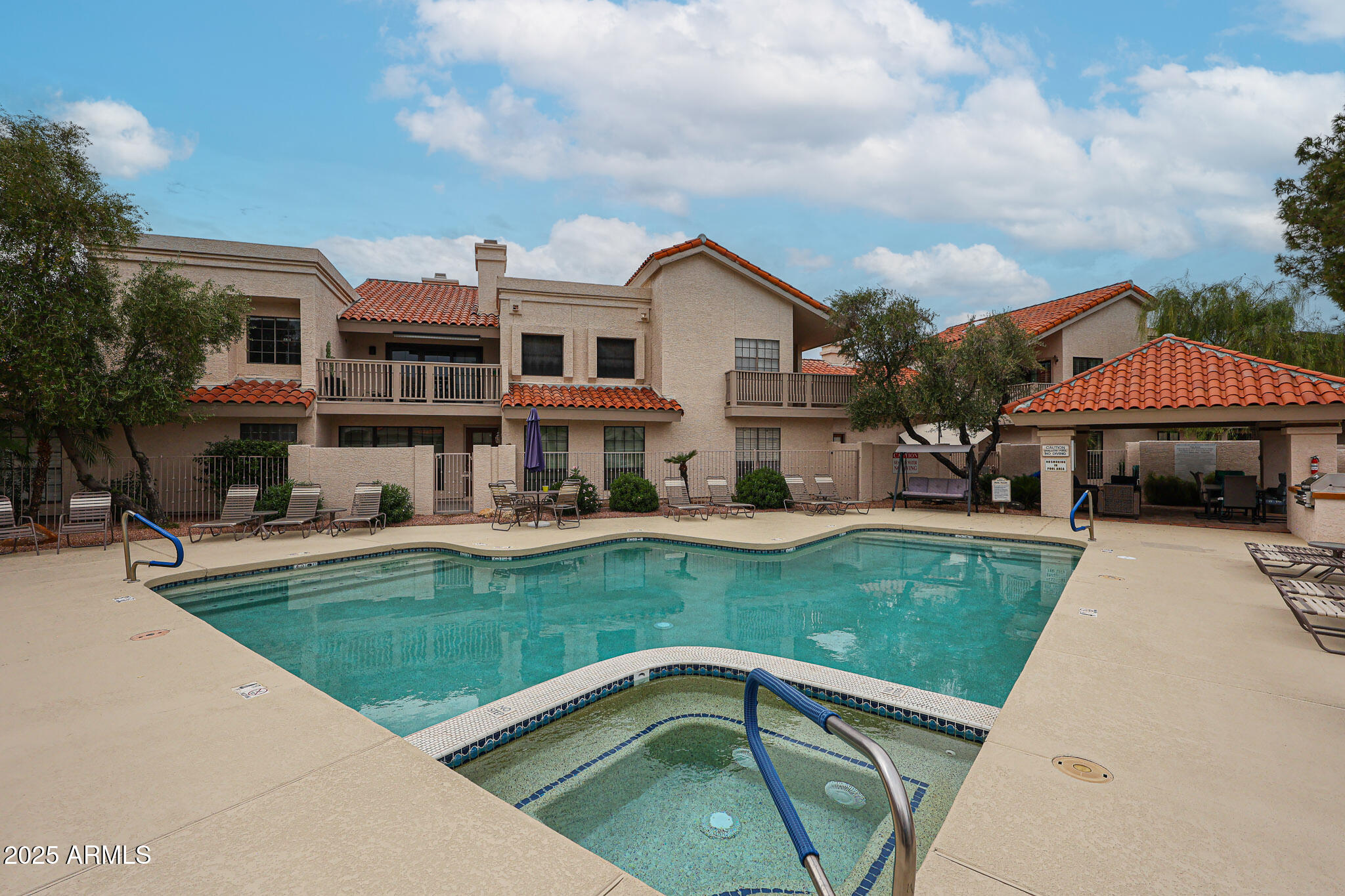 7800 E LINCOLN Drive 1083