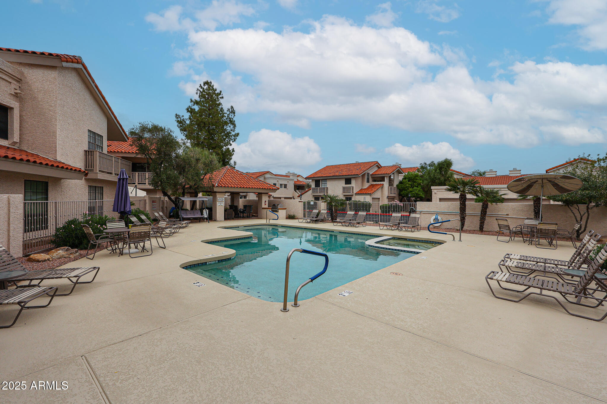 7800 E LINCOLN Drive 1083