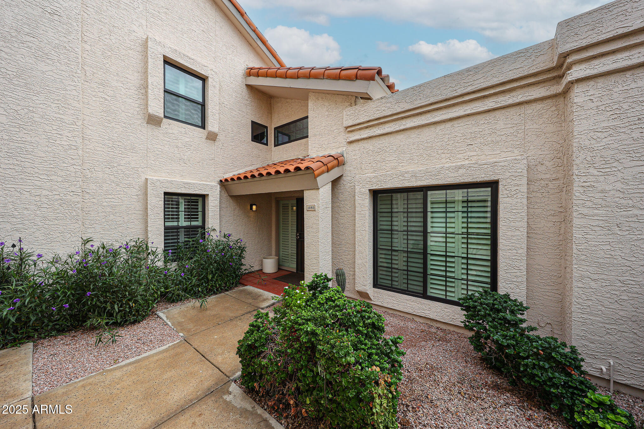 7800 E LINCOLN Drive 1083