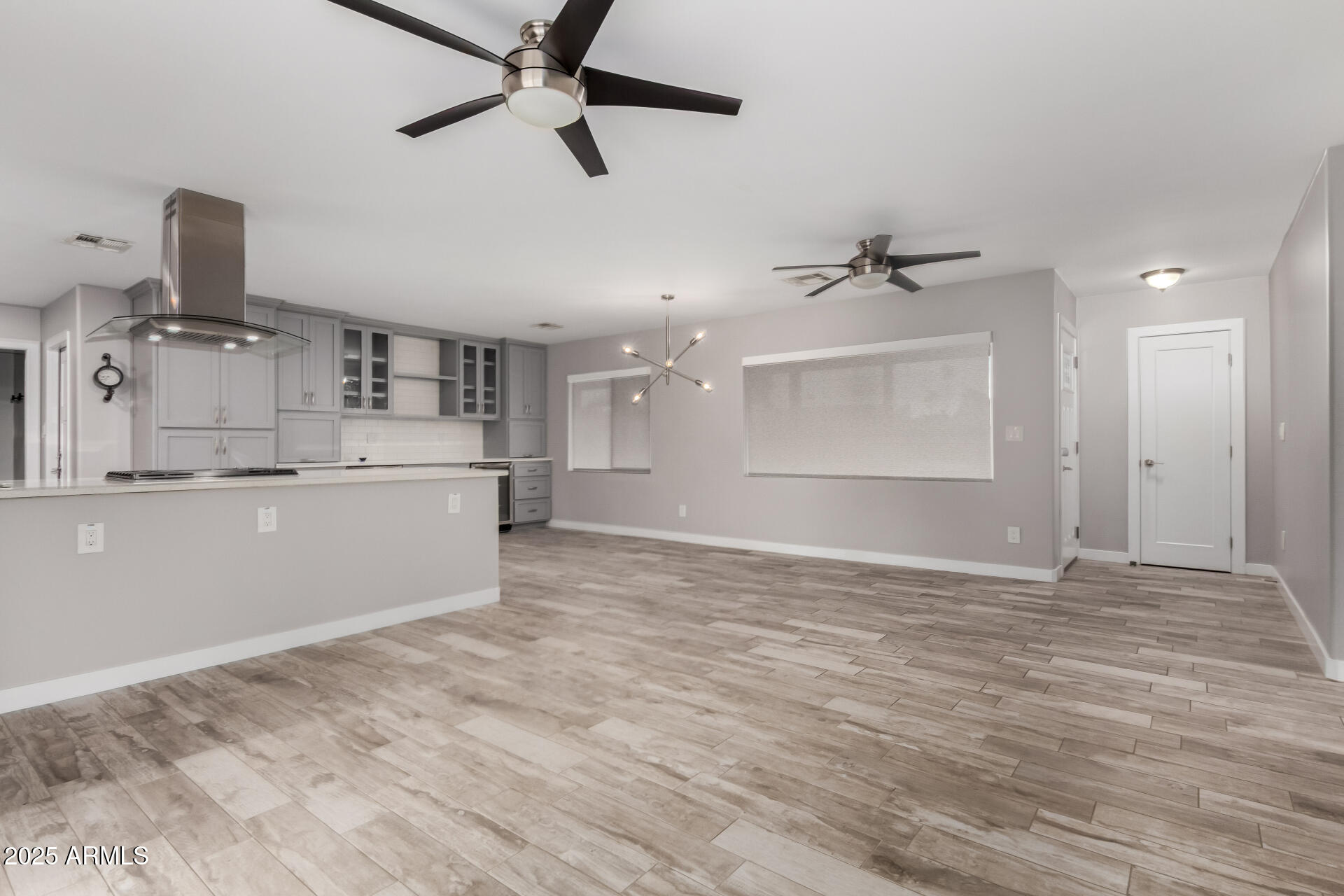 3019 E MITCHELL Drive