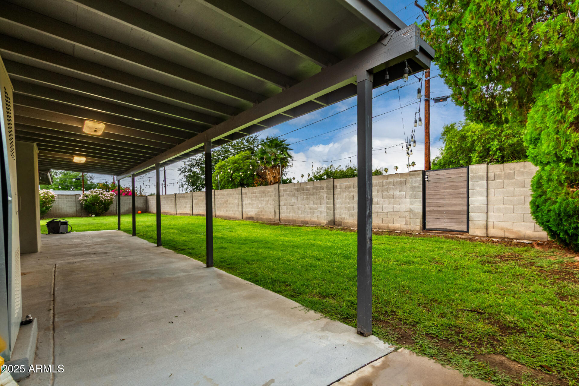 3019 E MITCHELL Drive