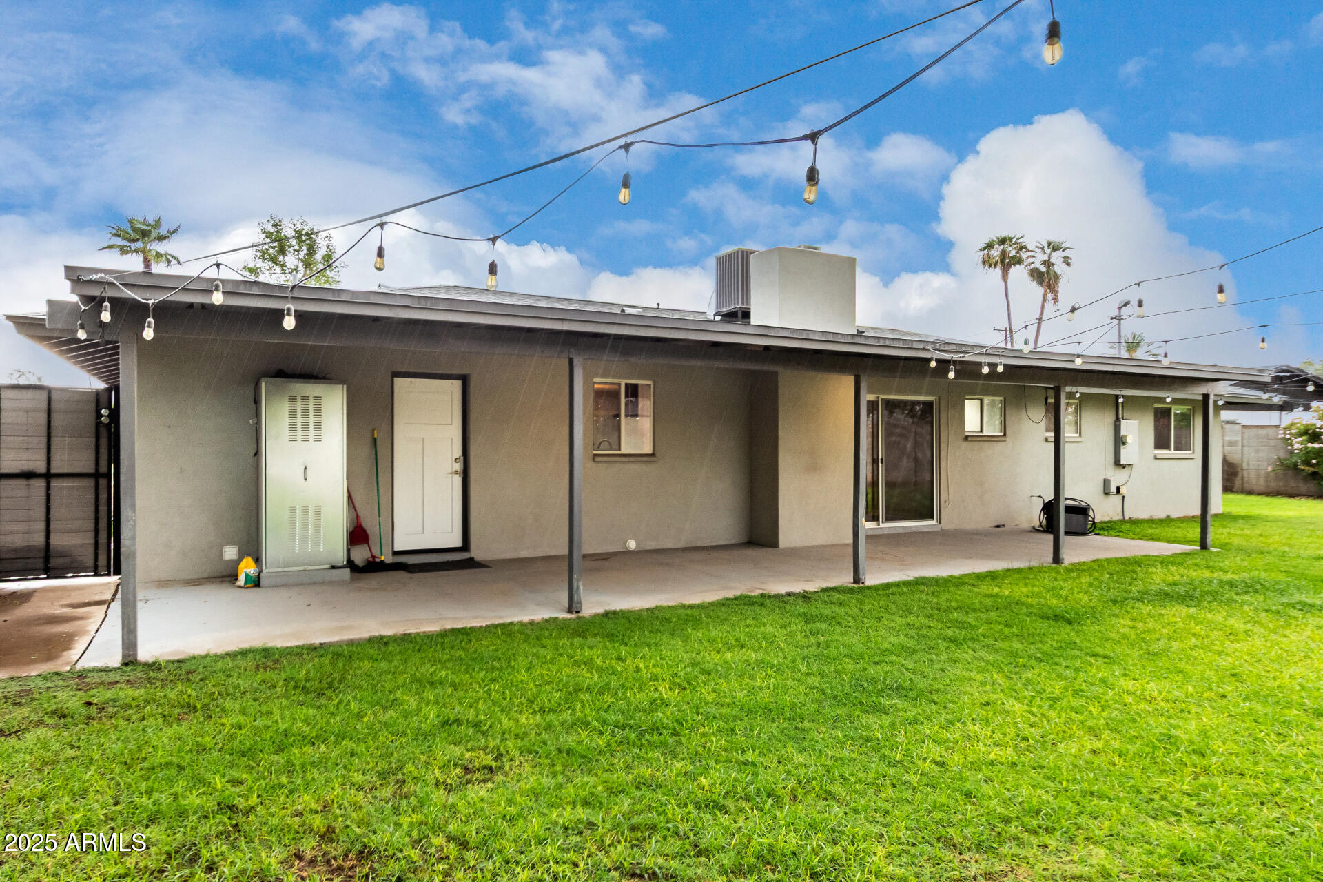 3019 E MITCHELL Drive