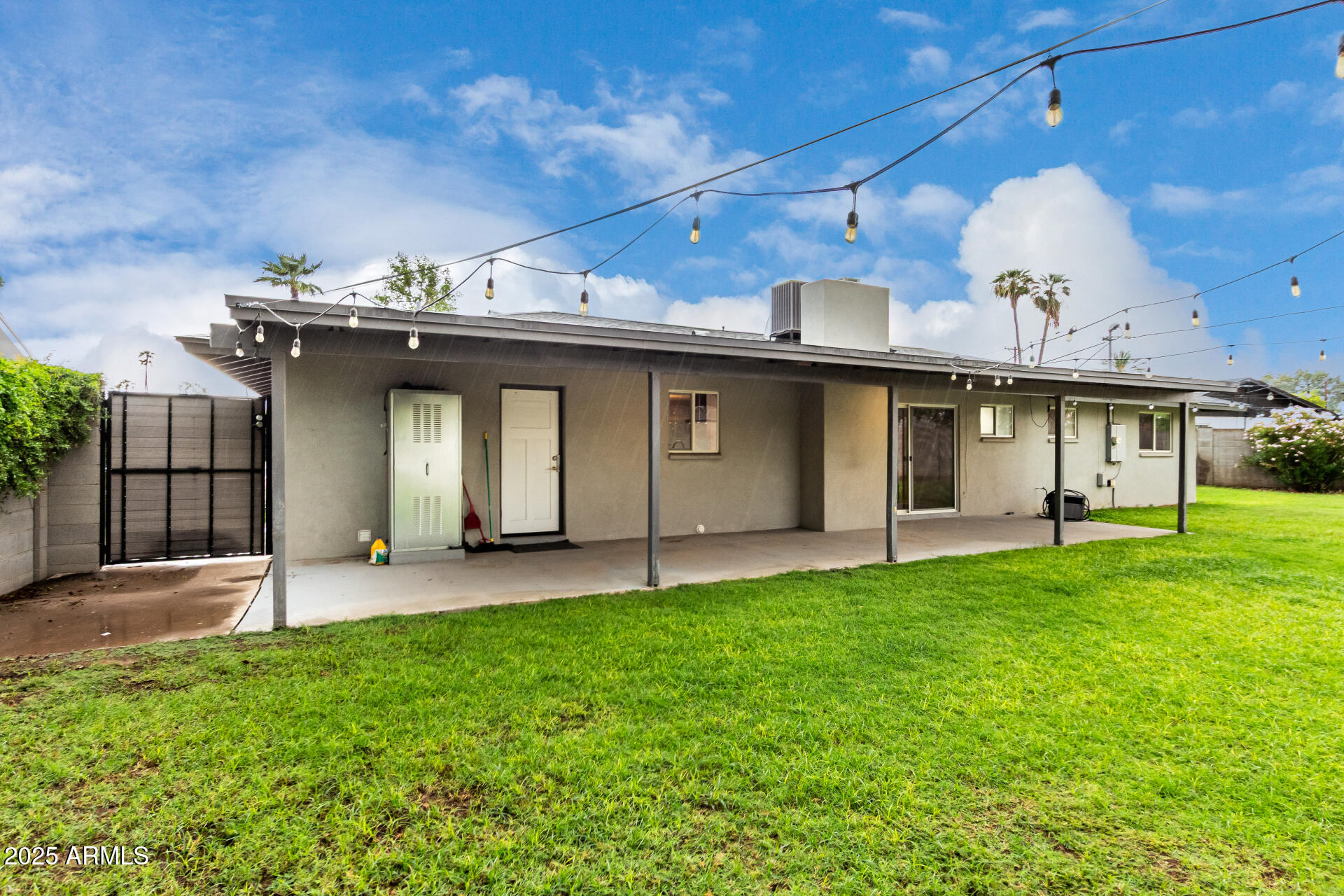 3019 E MITCHELL Drive