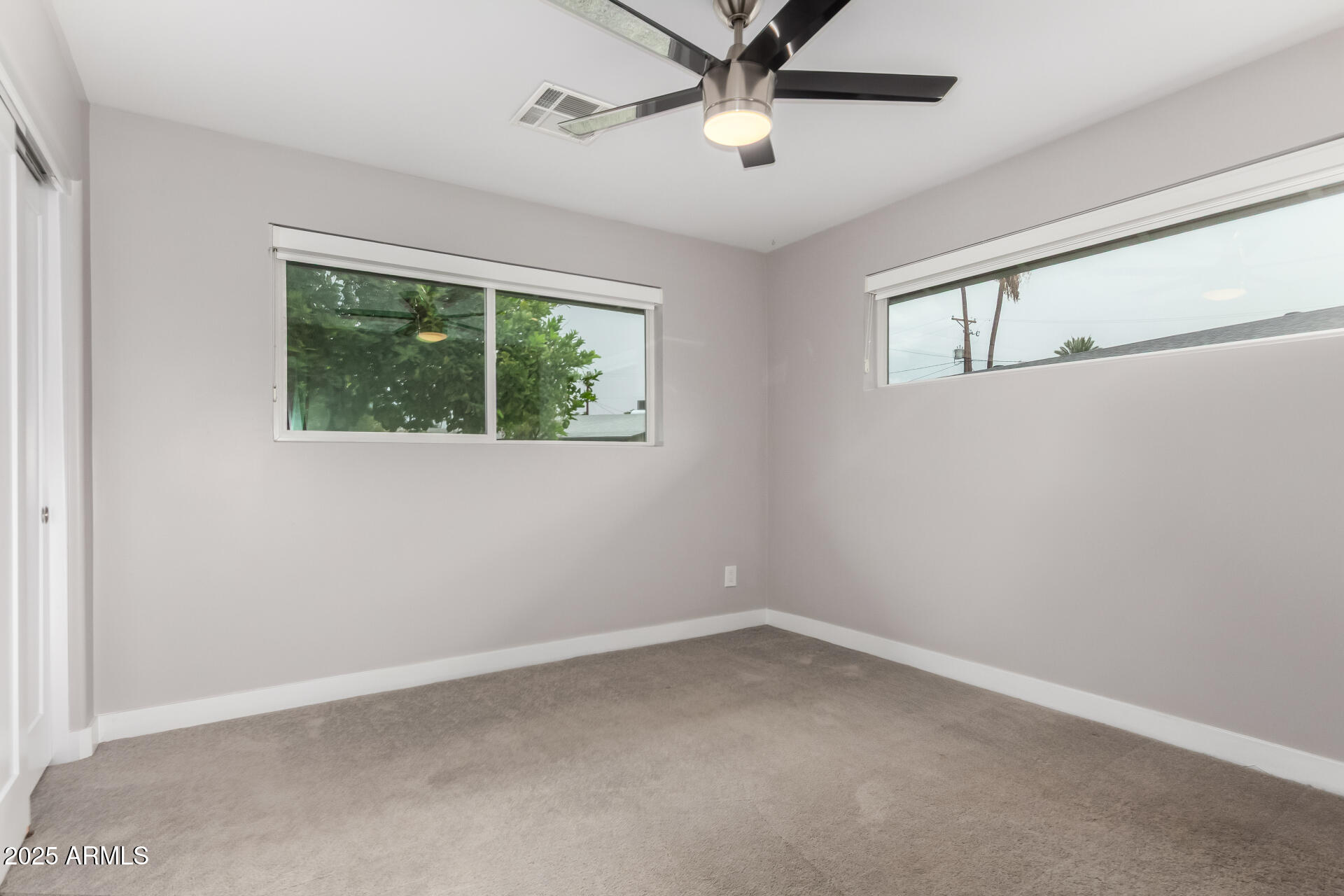 3019 E MITCHELL Drive