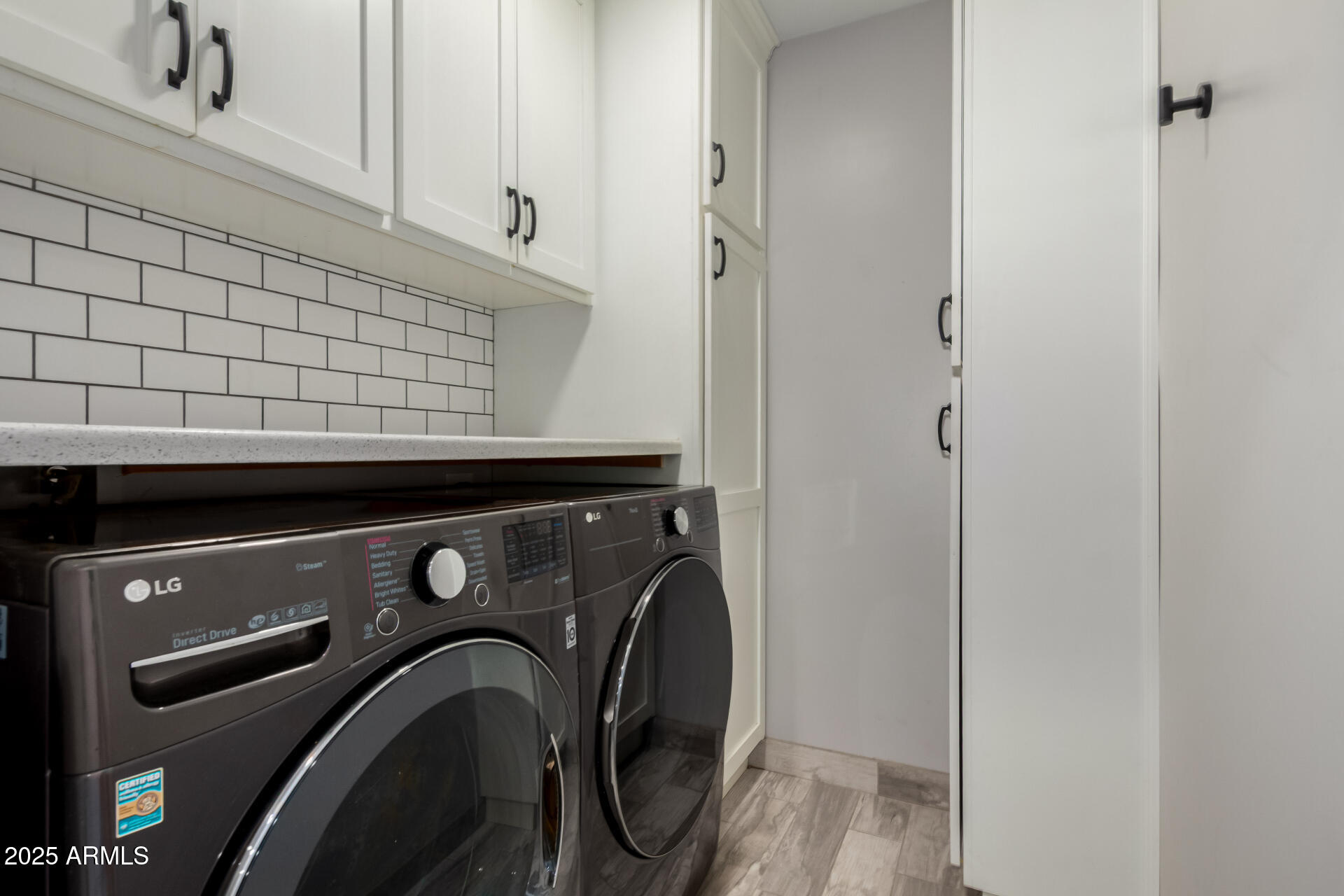 3019 E MITCHELL Drive