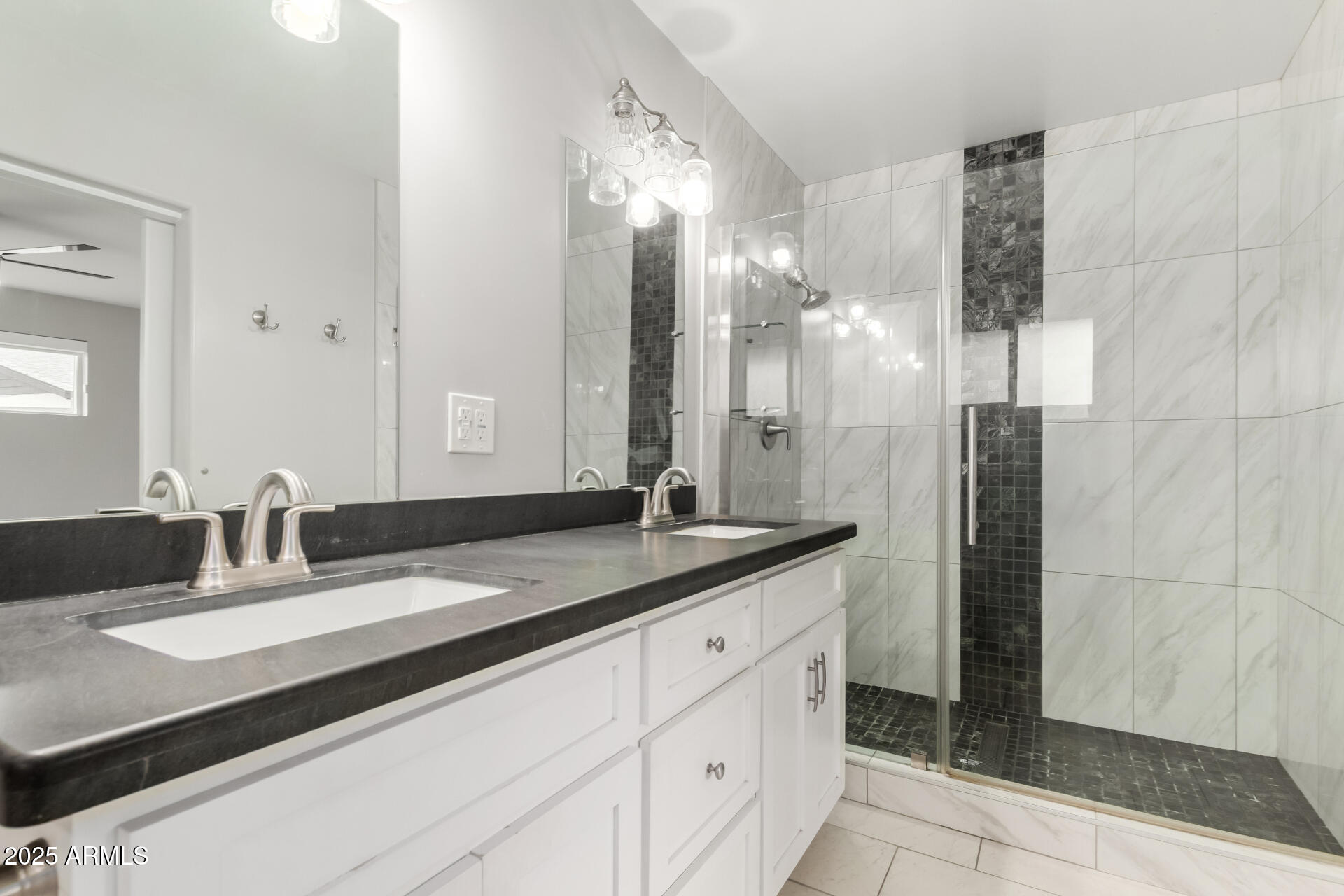 3019 E MITCHELL Drive