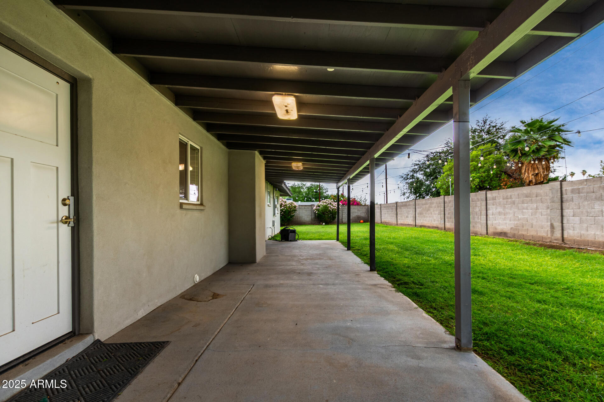 3019 E MITCHELL Drive