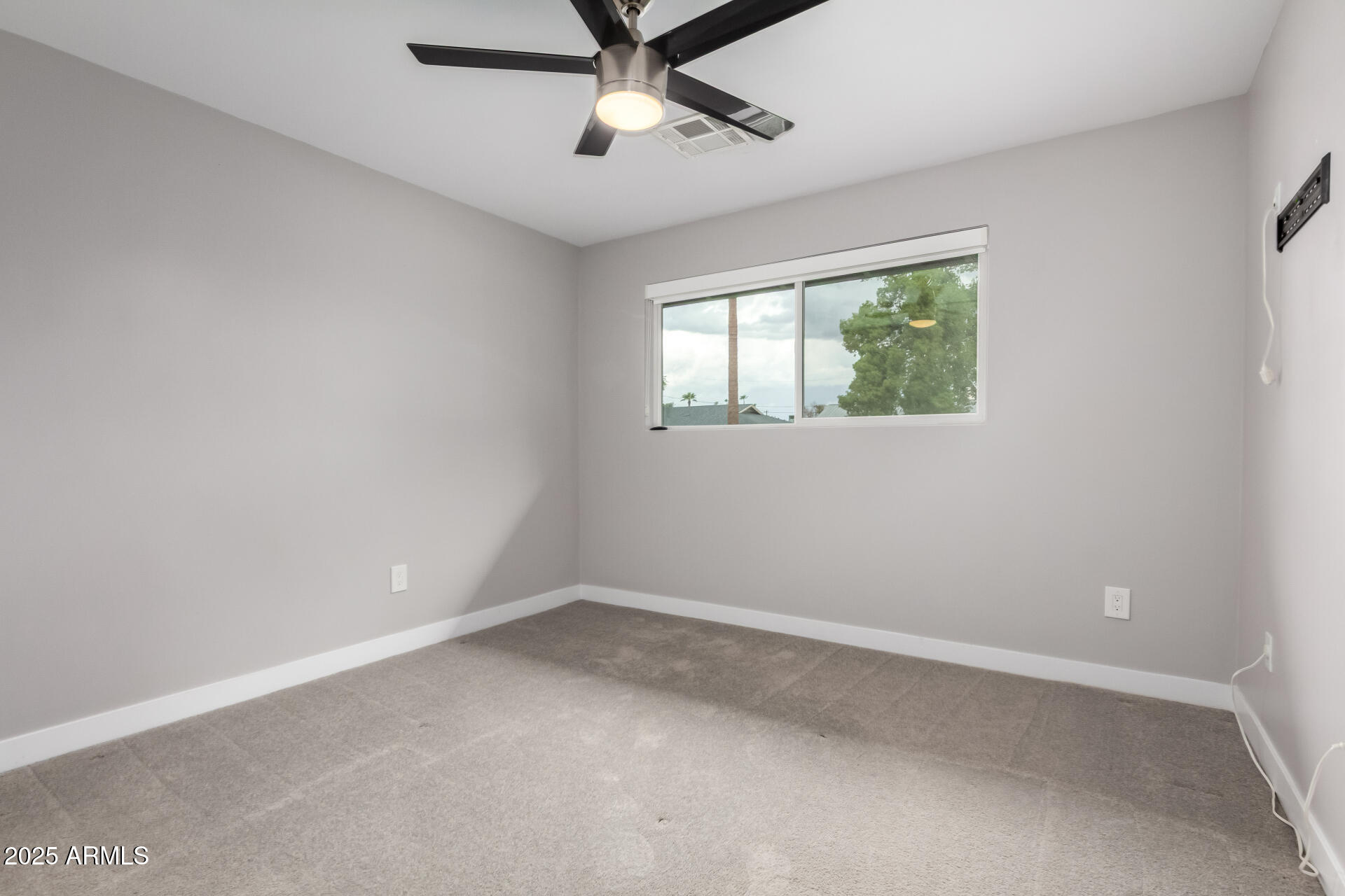 3019 E MITCHELL Drive