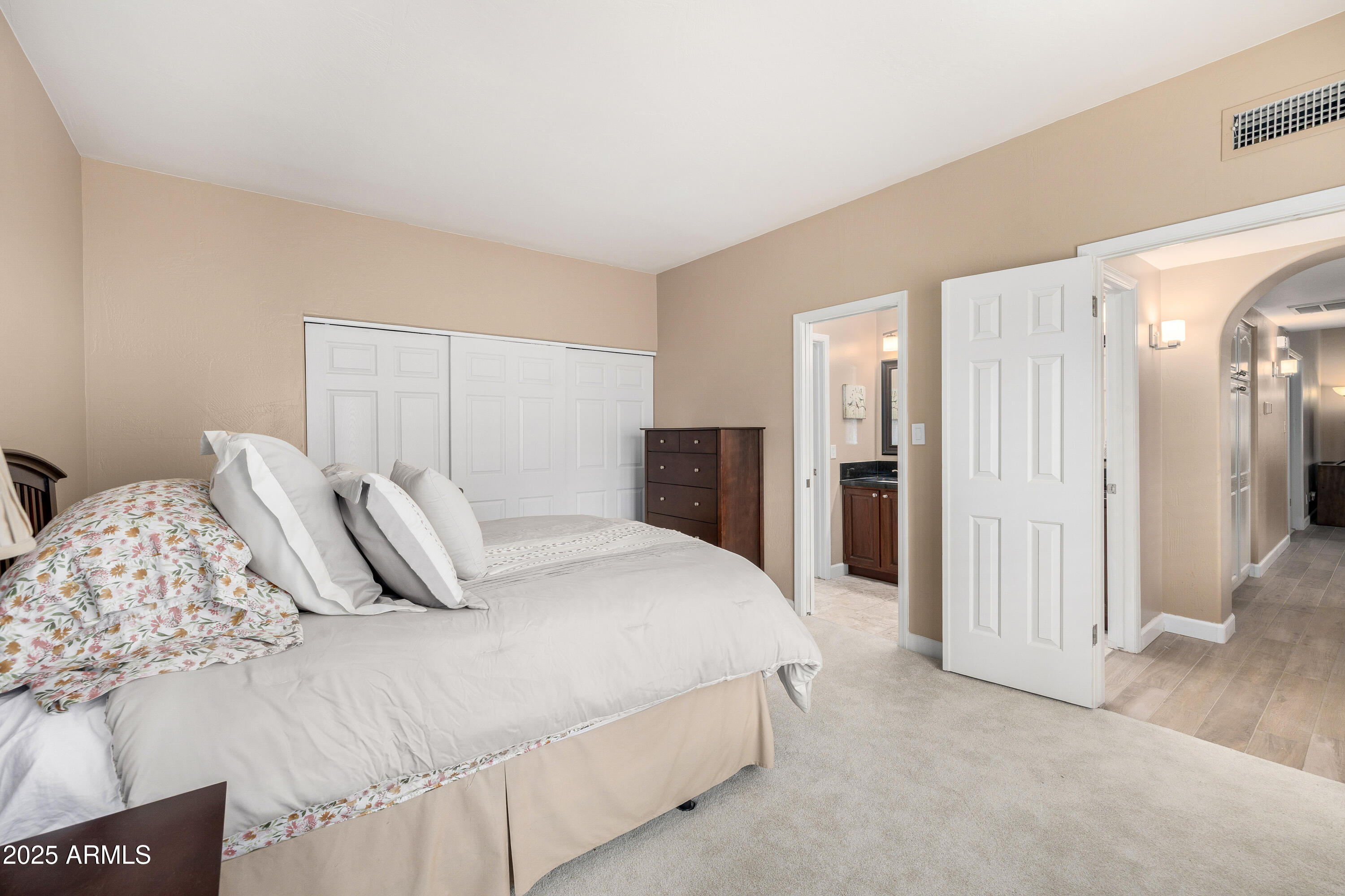 4106 E LUPINE Avenue