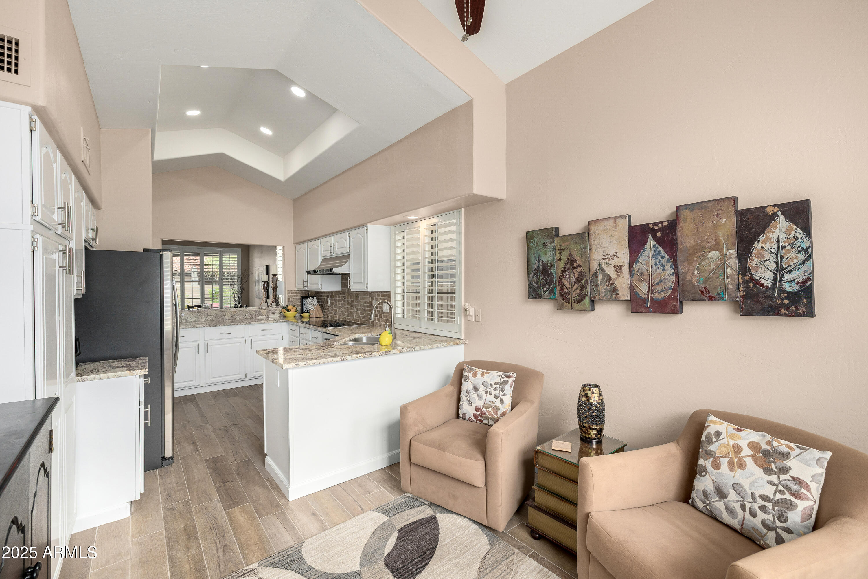 4106 E LUPINE Avenue