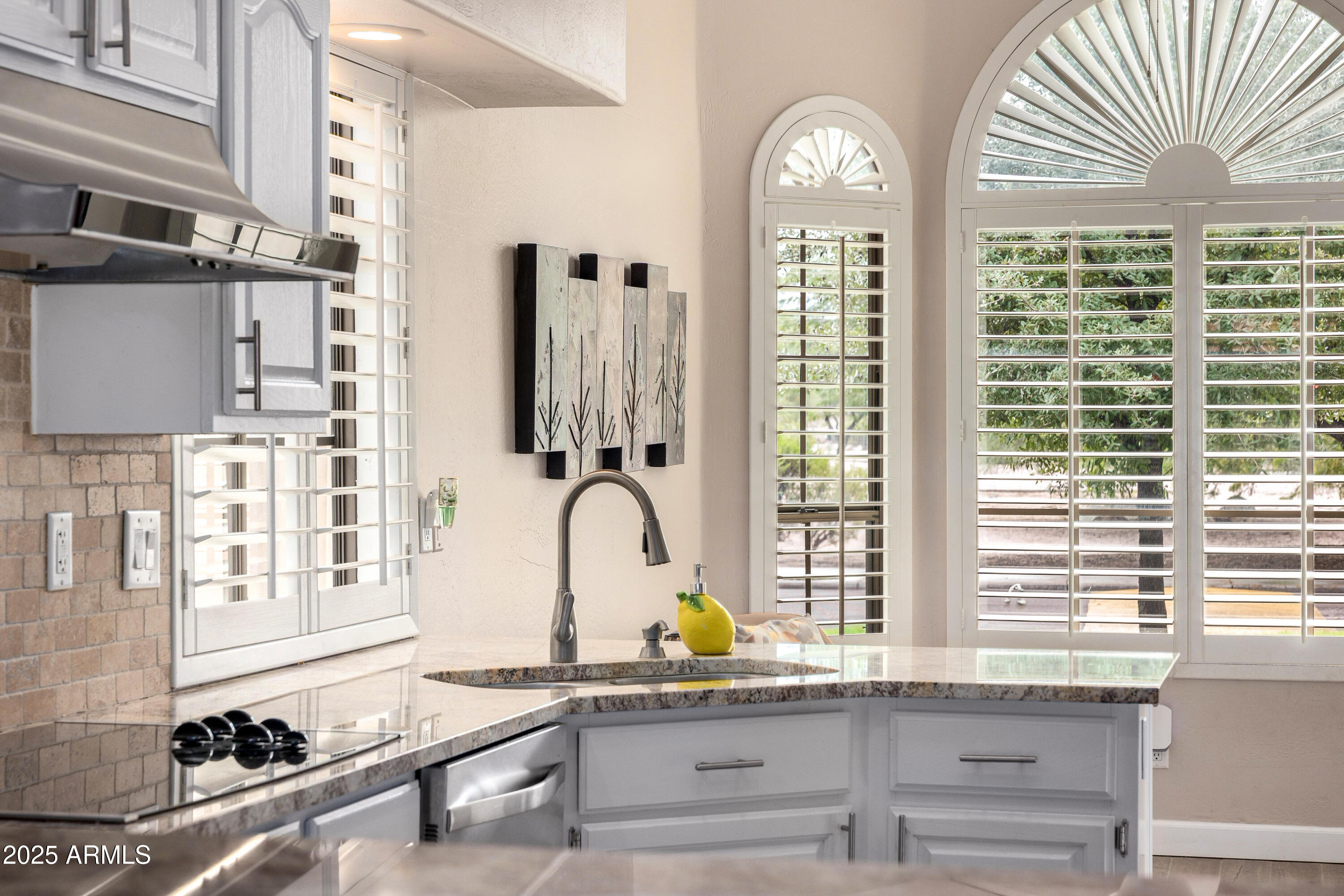 4106 E LUPINE Avenue