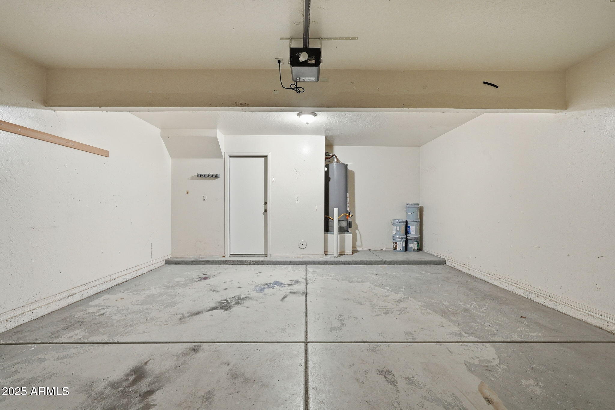 2061 E APPALOOSA Road