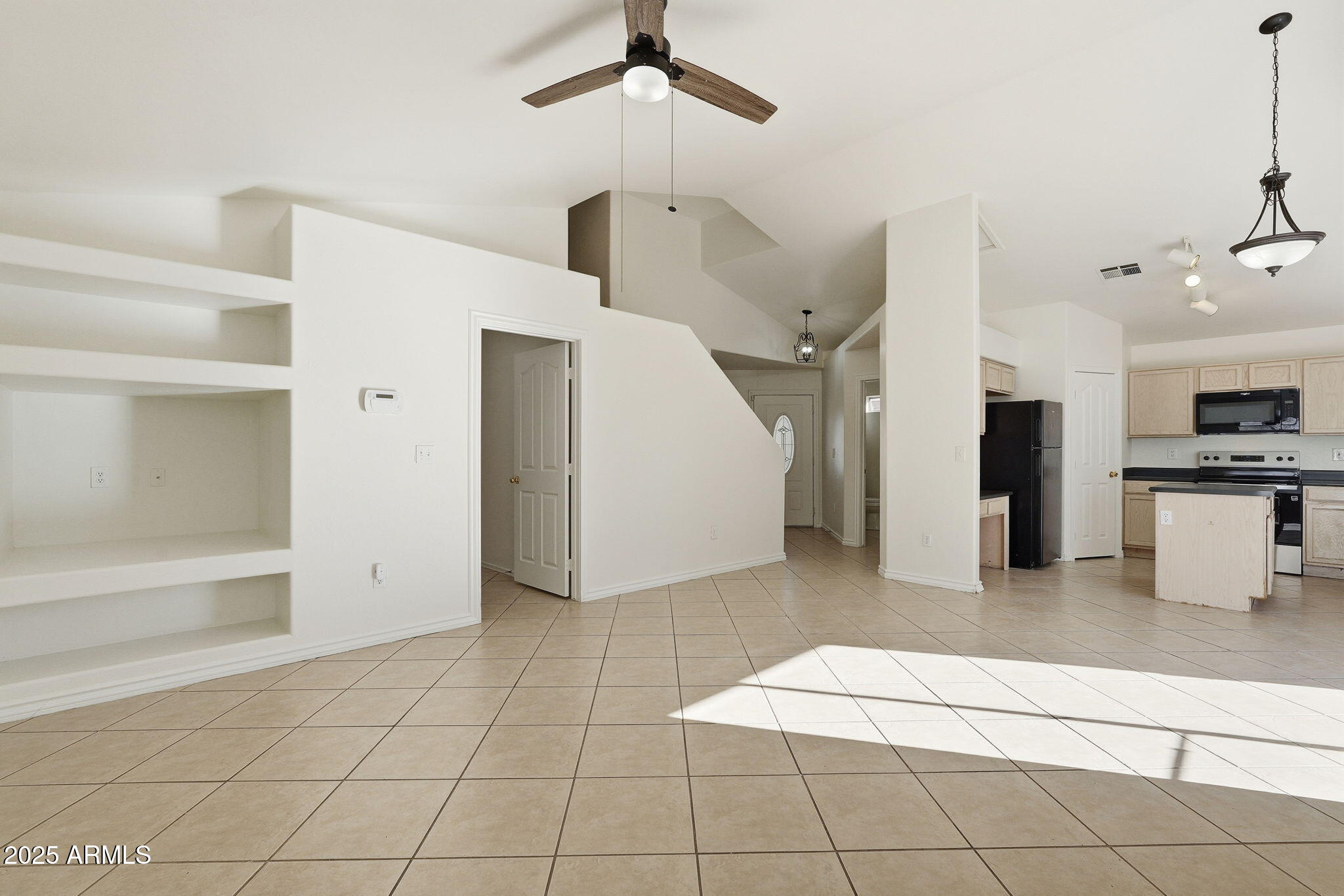 2061 E APPALOOSA Road