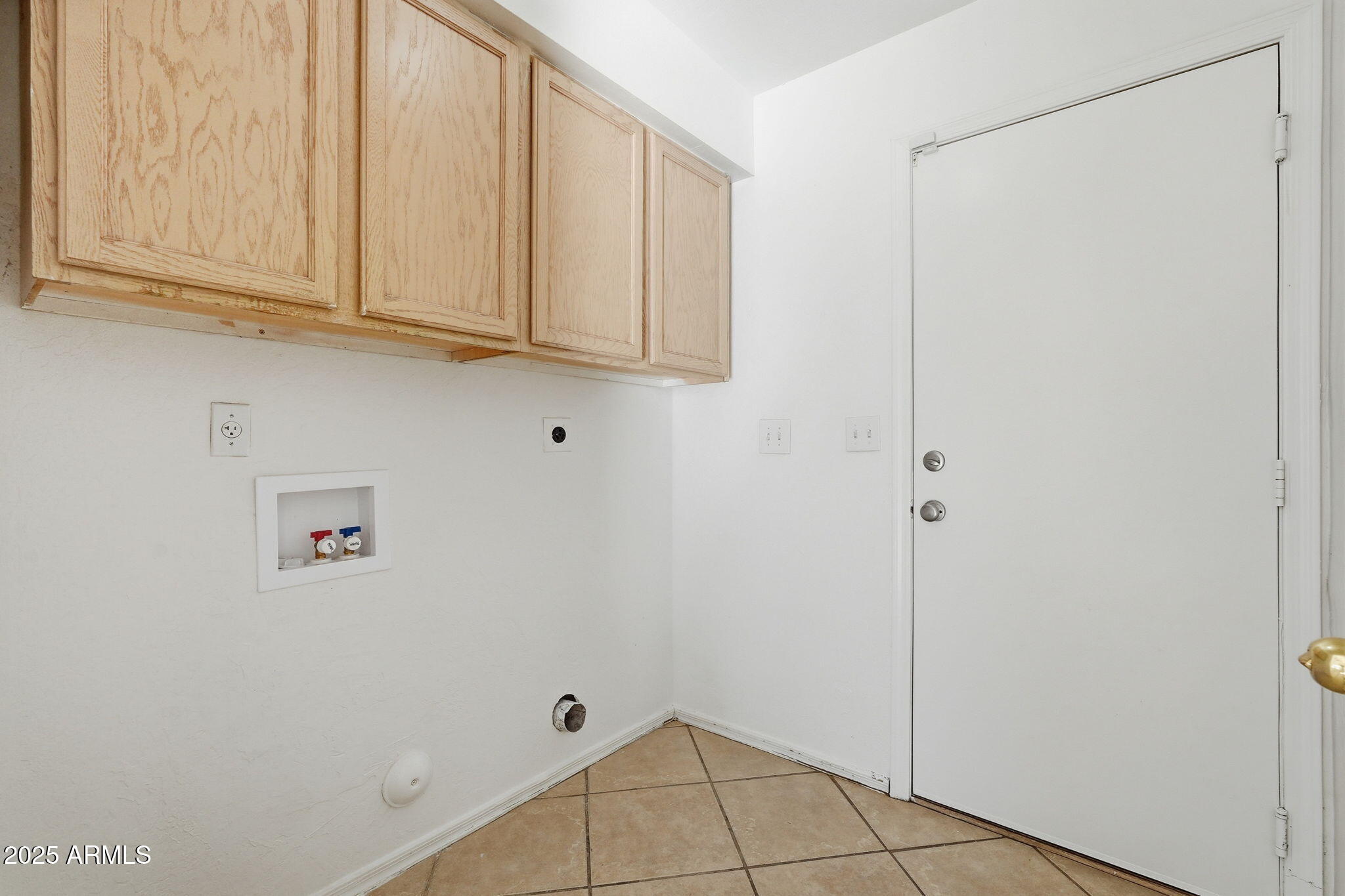 2061 E APPALOOSA Road