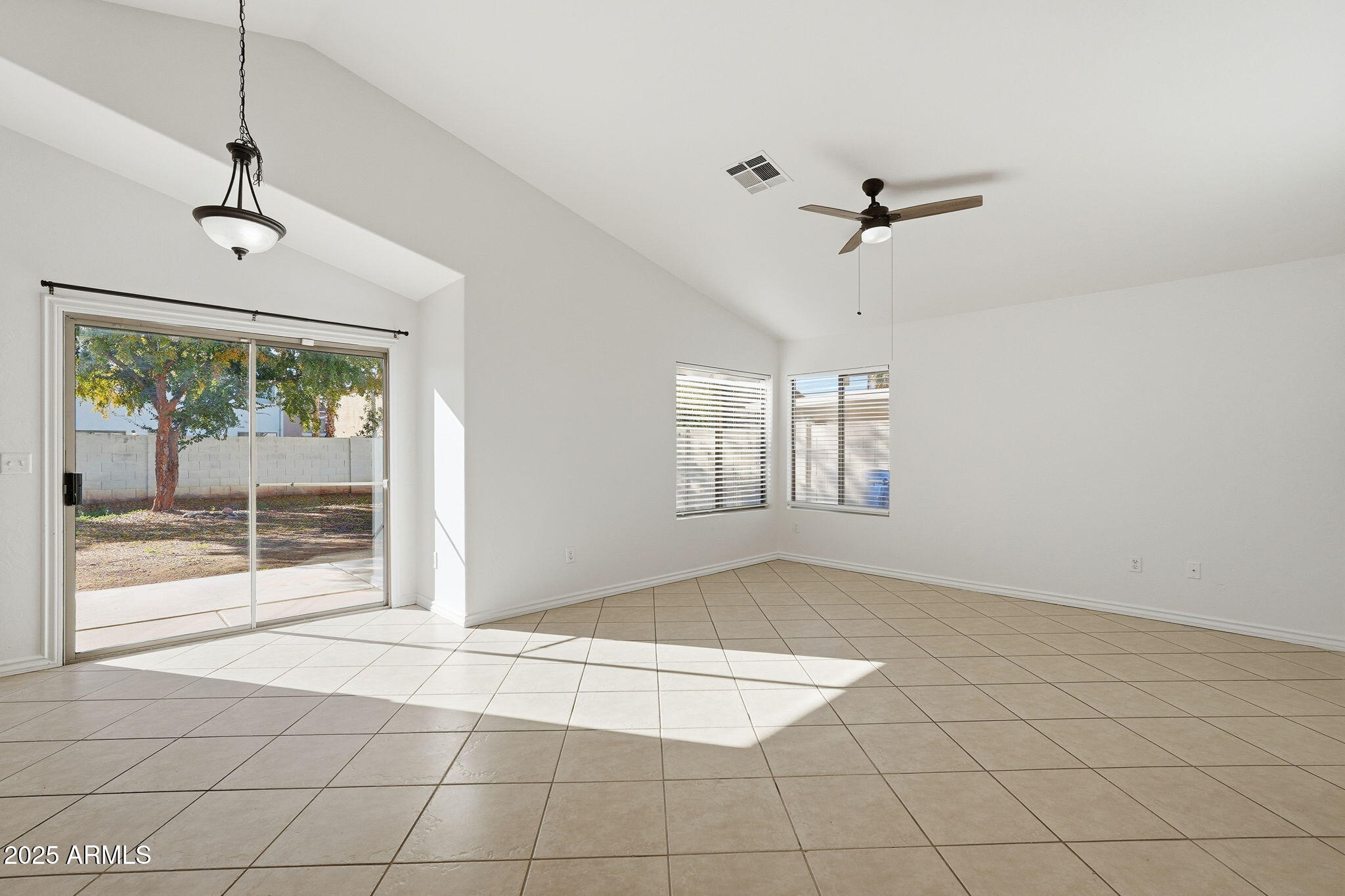 2061 E APPALOOSA Road