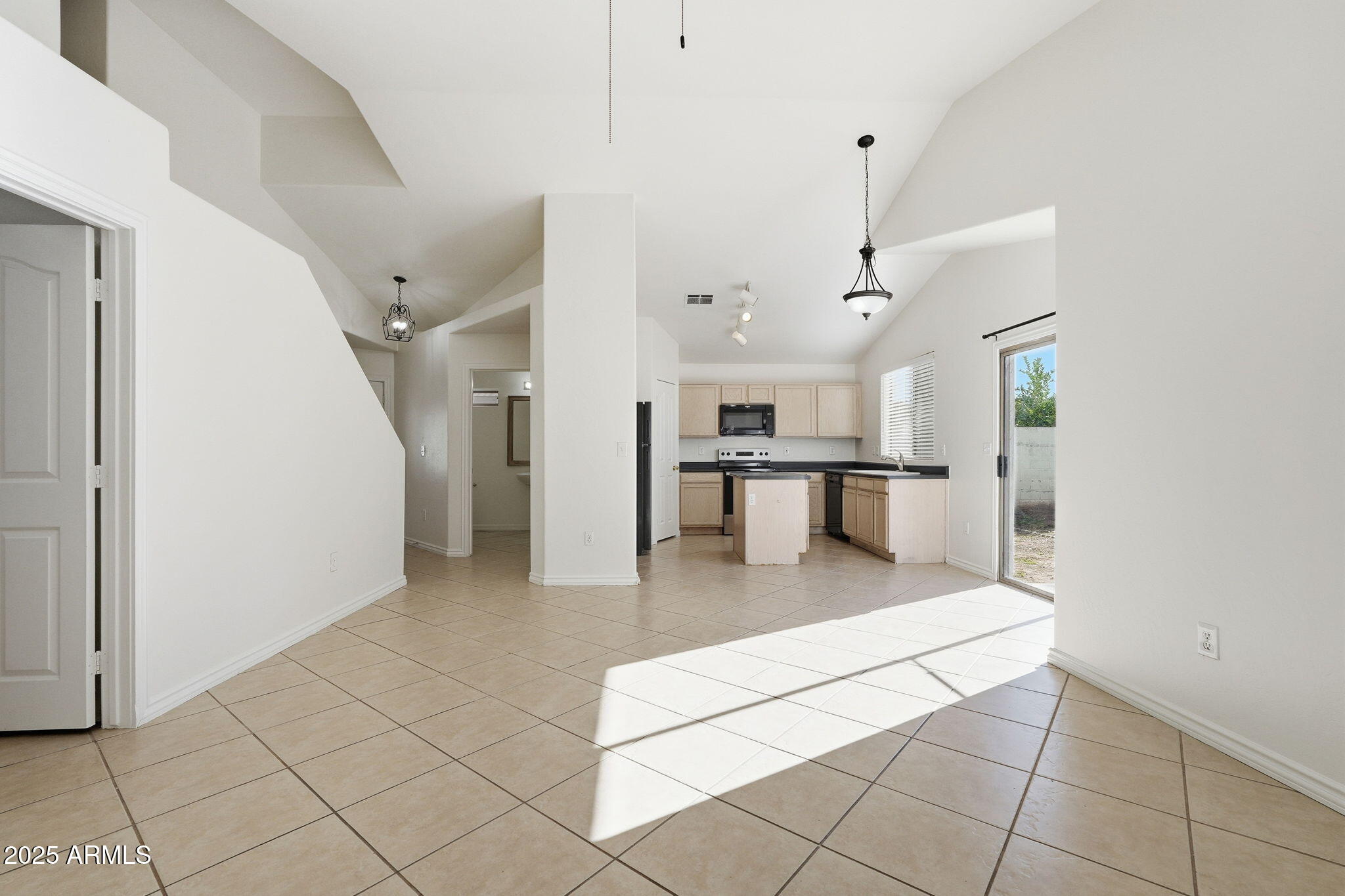 2061 E APPALOOSA Road