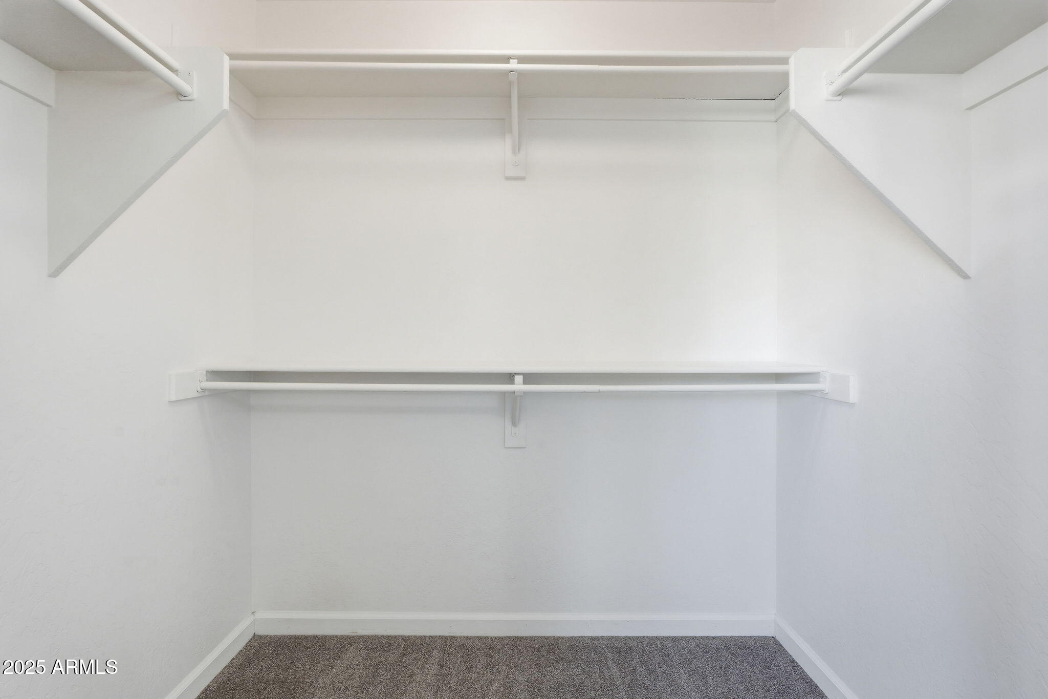 2061 E APPALOOSA Road