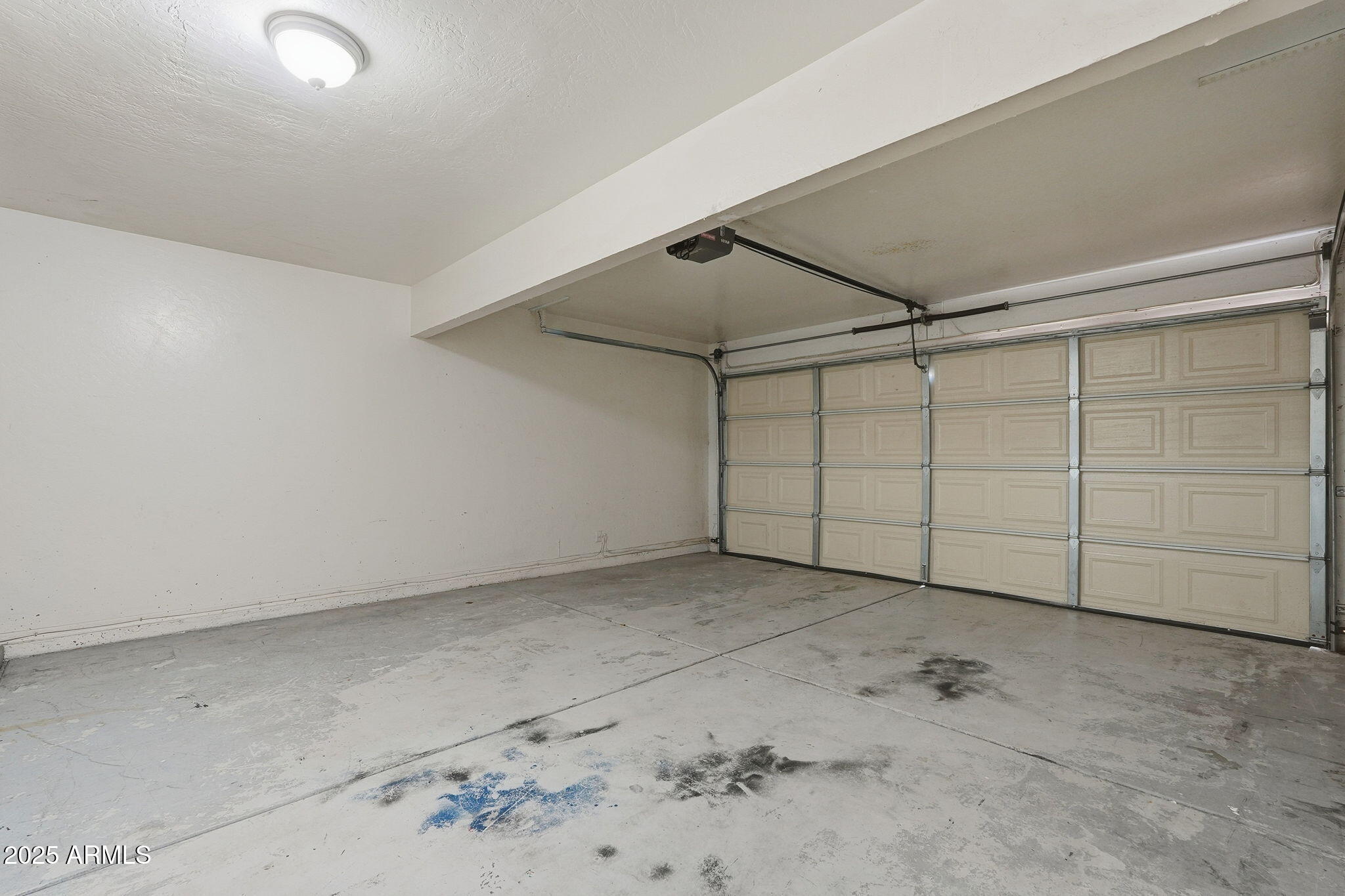 2061 E APPALOOSA Road