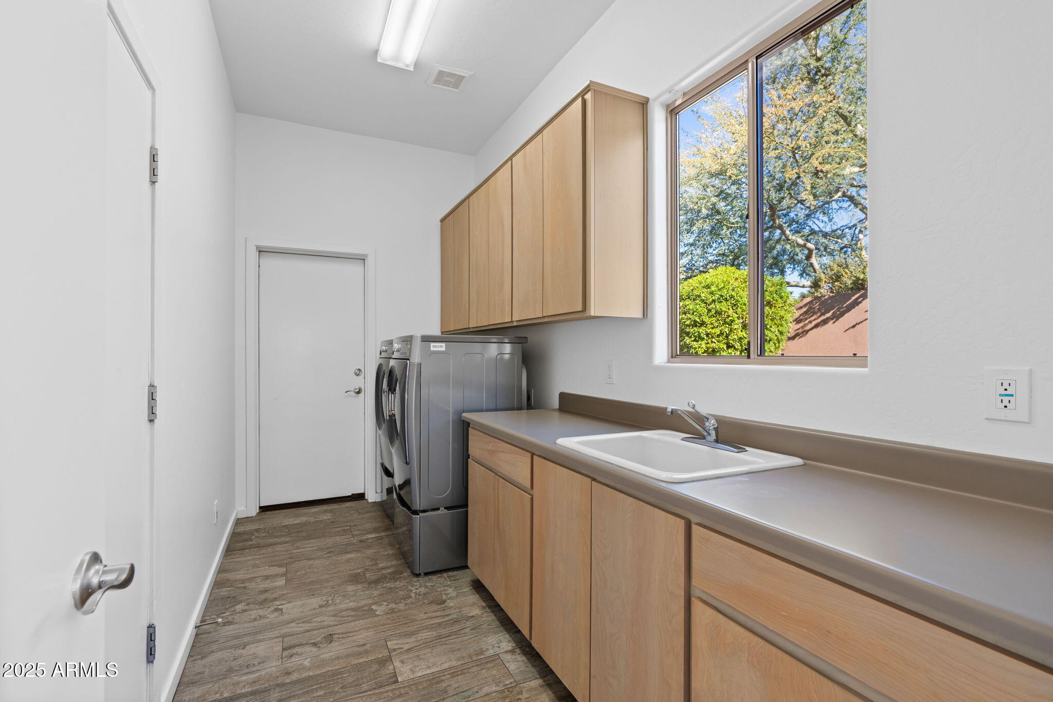 11033 E BETONY Drive